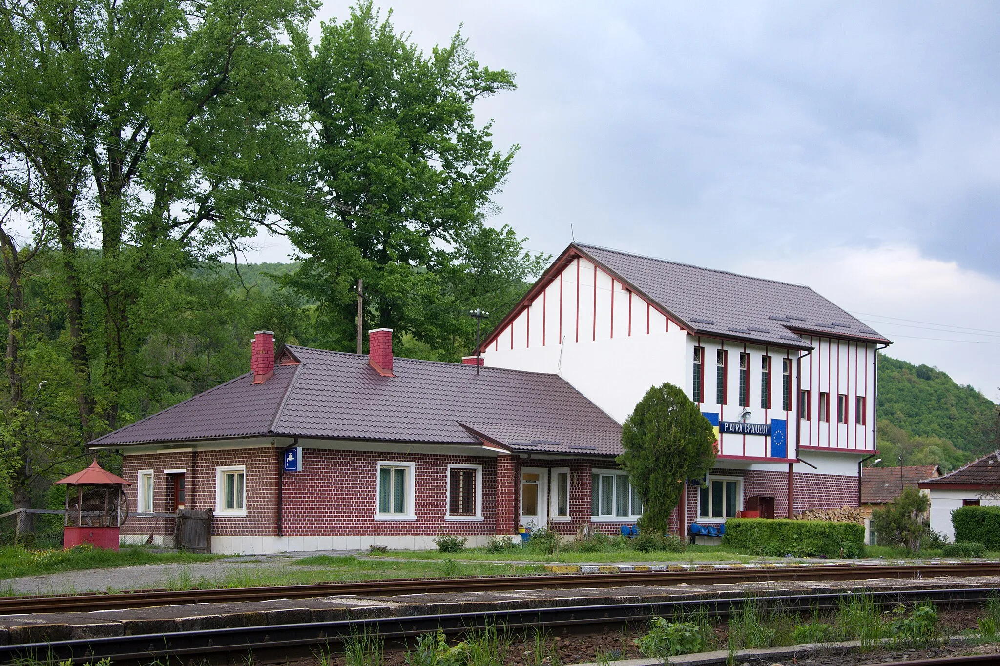 Photo showing: Piatra Craiului railway station, Romania