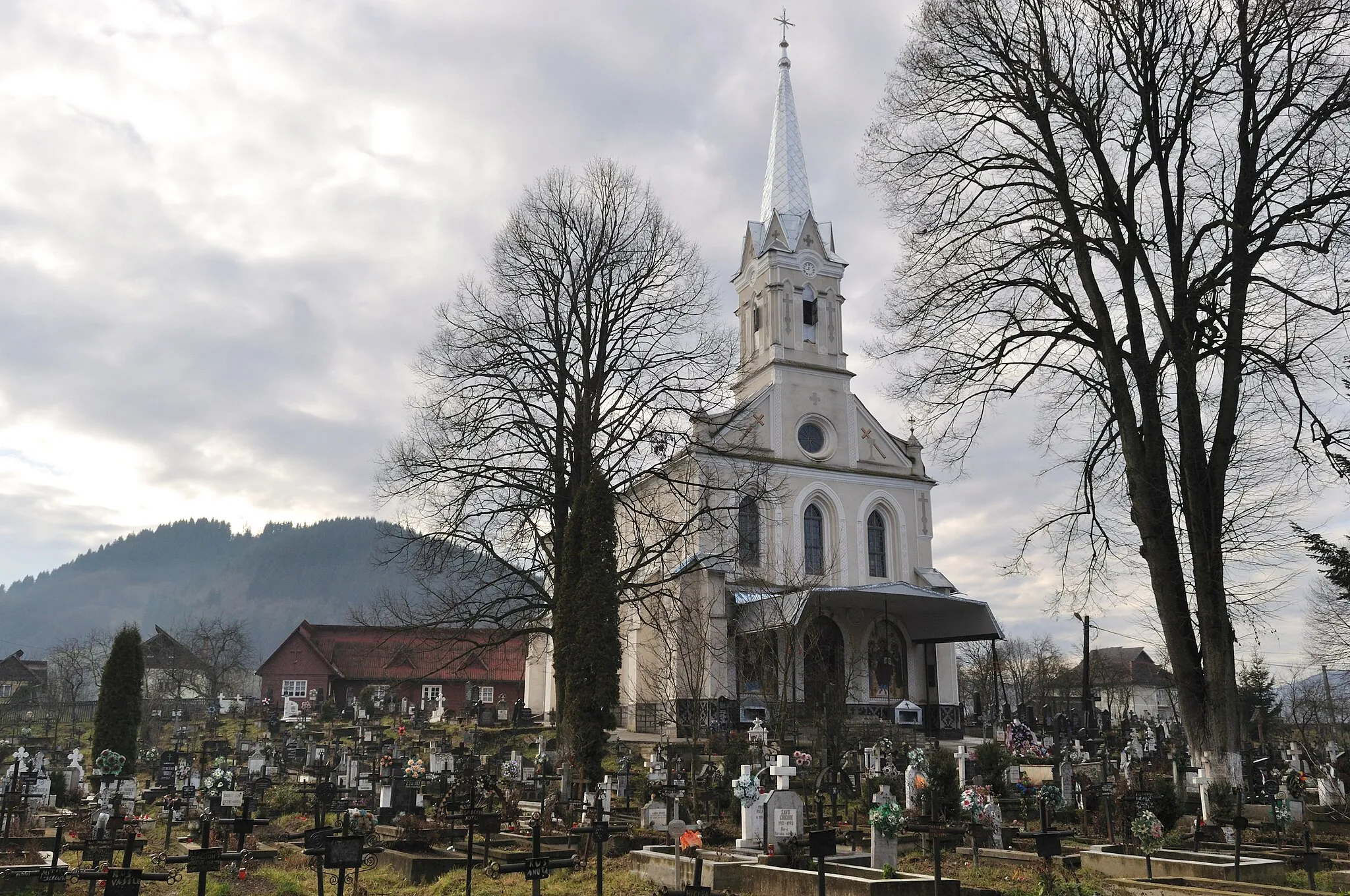 Photo showing: Biserica „Adormirea Maicii Domnului” din Petrova, județul Maramureș