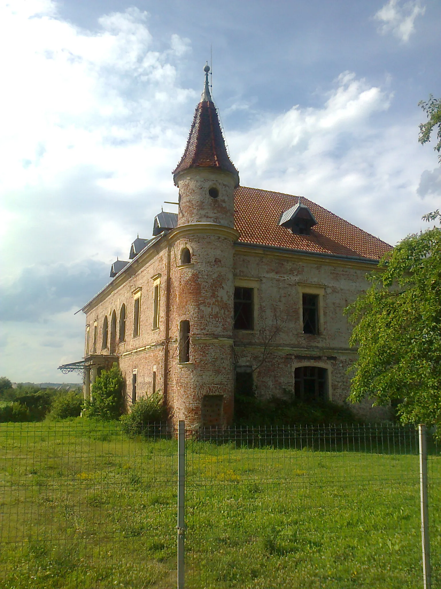 Photo showing: Teleki CAstel in Pribilesti, Romania, Maramures County