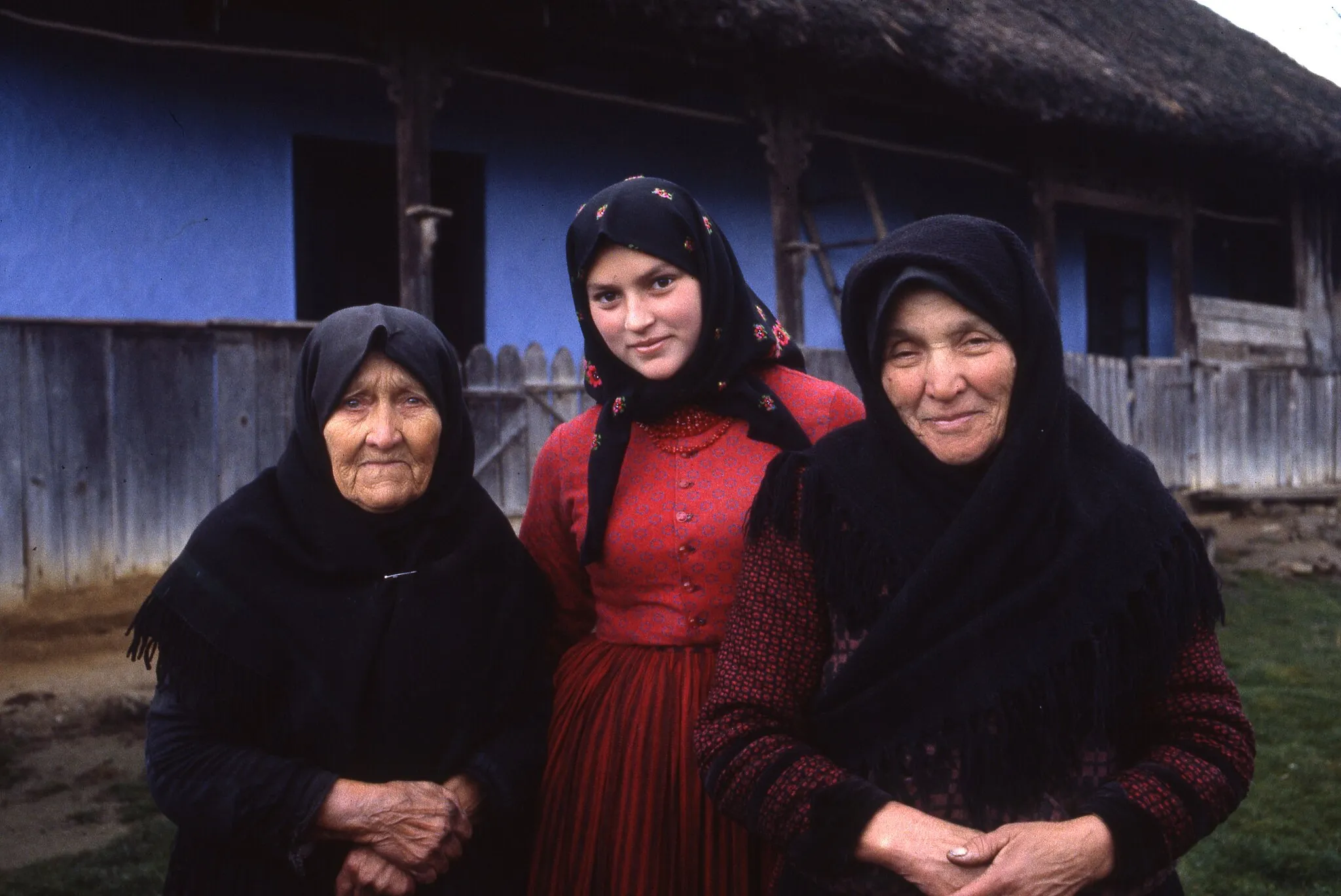 Photo showing: Location: Romania, Transylvania, Sic
Tags: folk costume, colorful