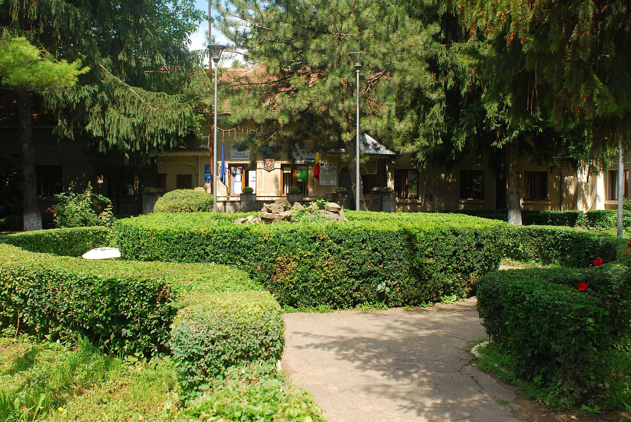 Photo showing: Town hall in Pogoanele, Buzău County, Romania