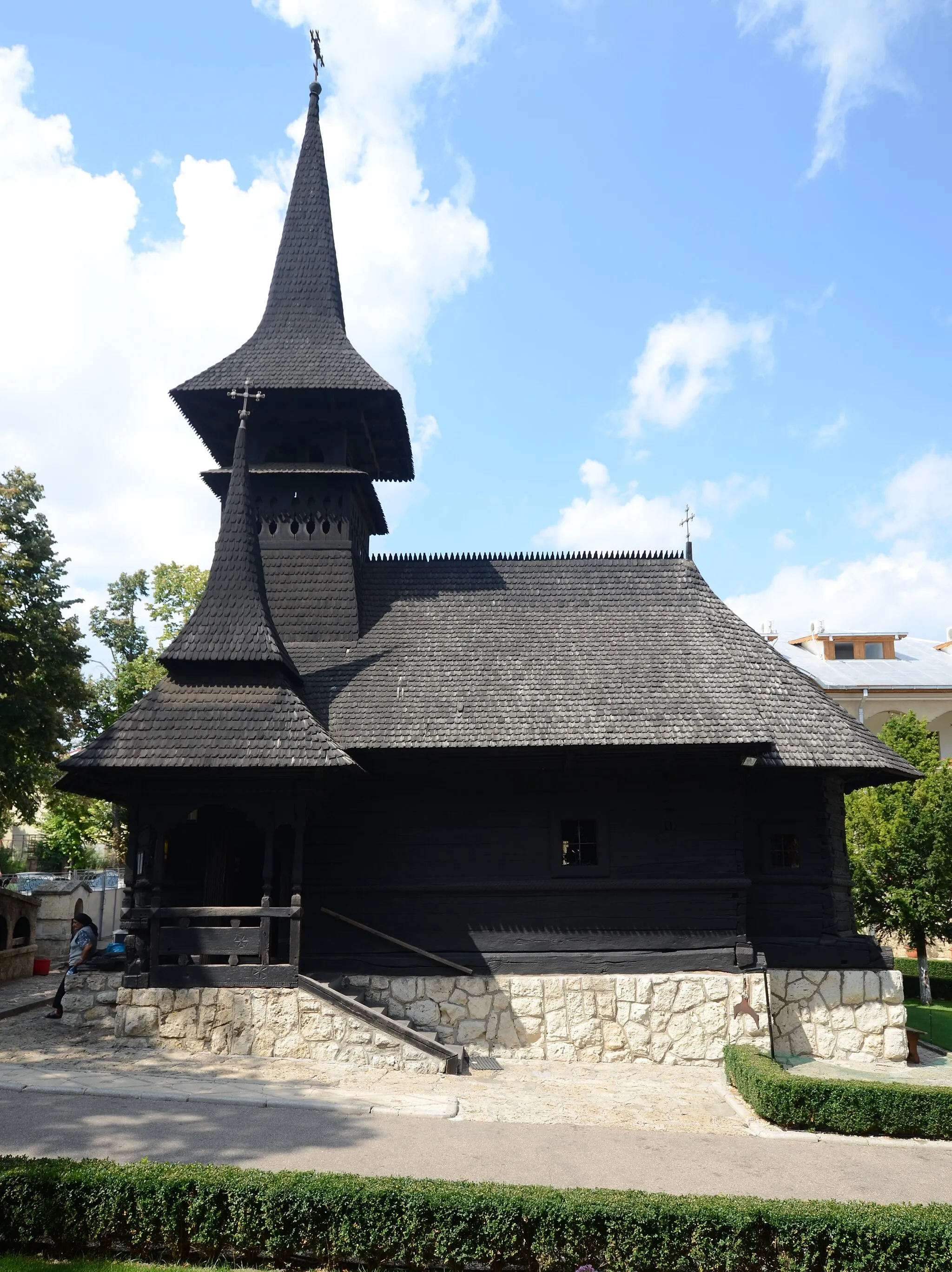Photo showing: Biserica de lemn din Maiorești, Mureș, astăzi în incinta Mănăstirii Sf. Maria din Techirghiol, Constanța