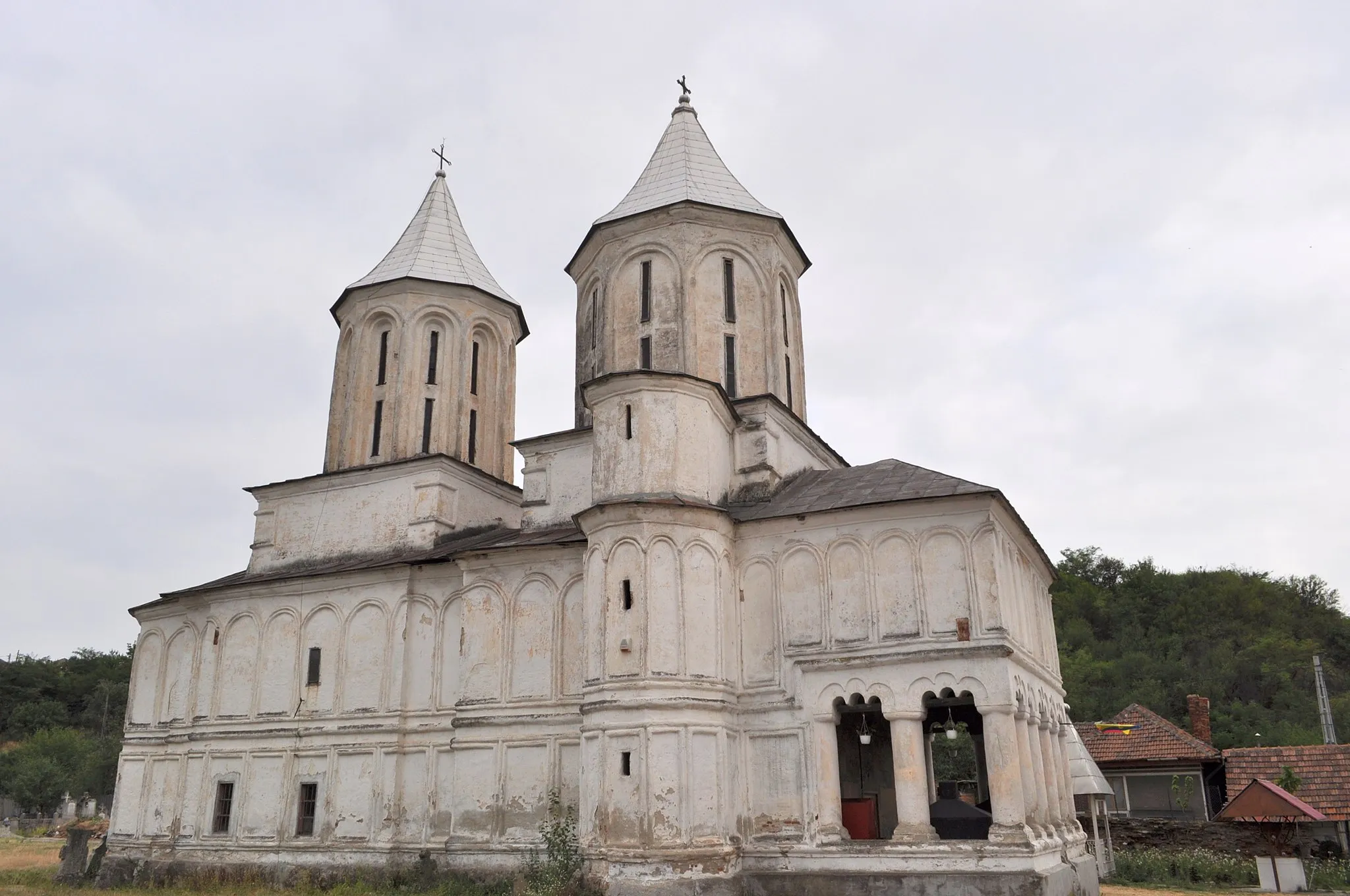 Photo showing: Ansamblul bisericii „Sf. Nicolae”, sat Cerneți; comuna Șimian