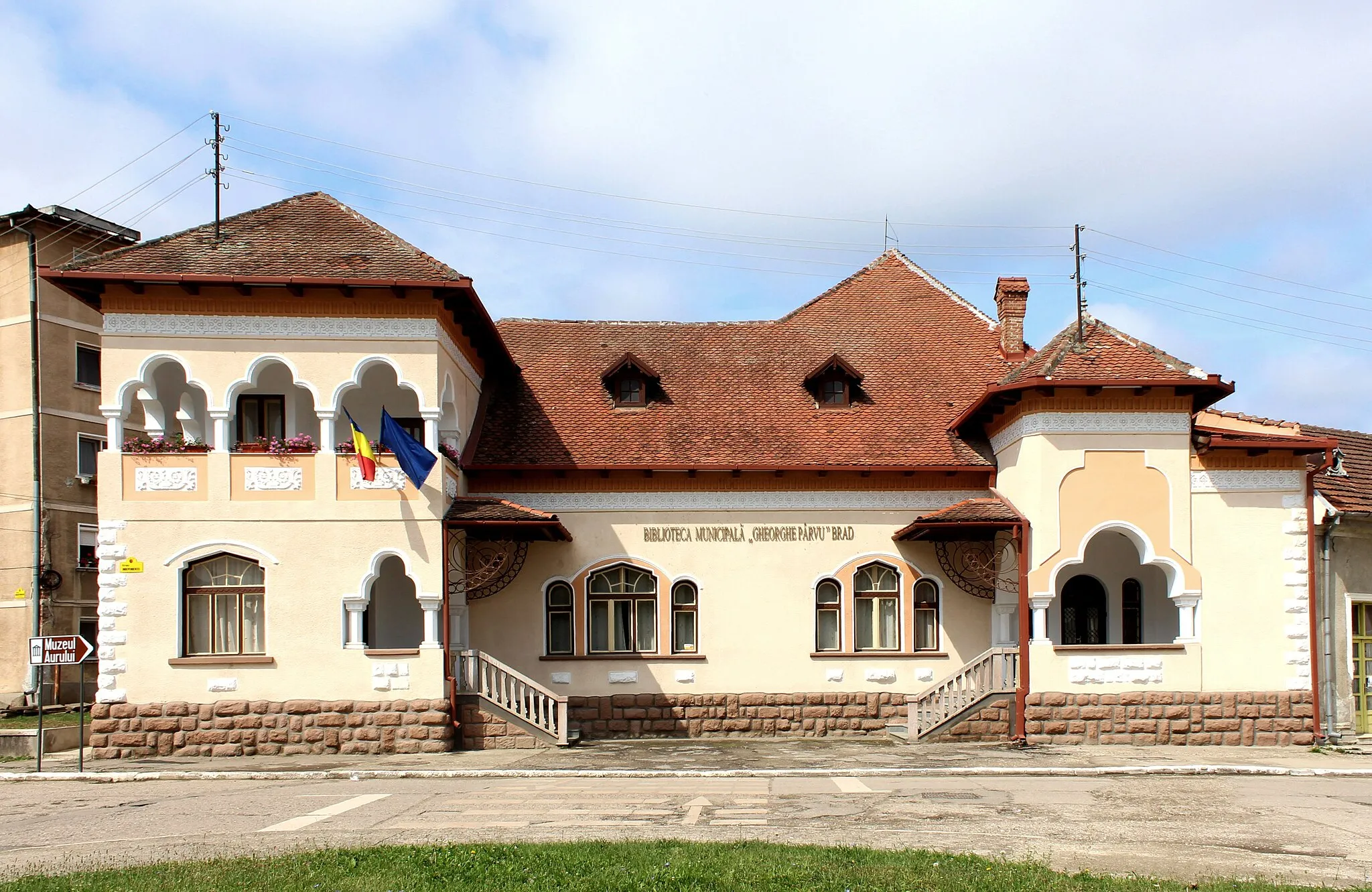 Photo showing: Municipal Library "Gheorghe Parvu" in Brad, Romania