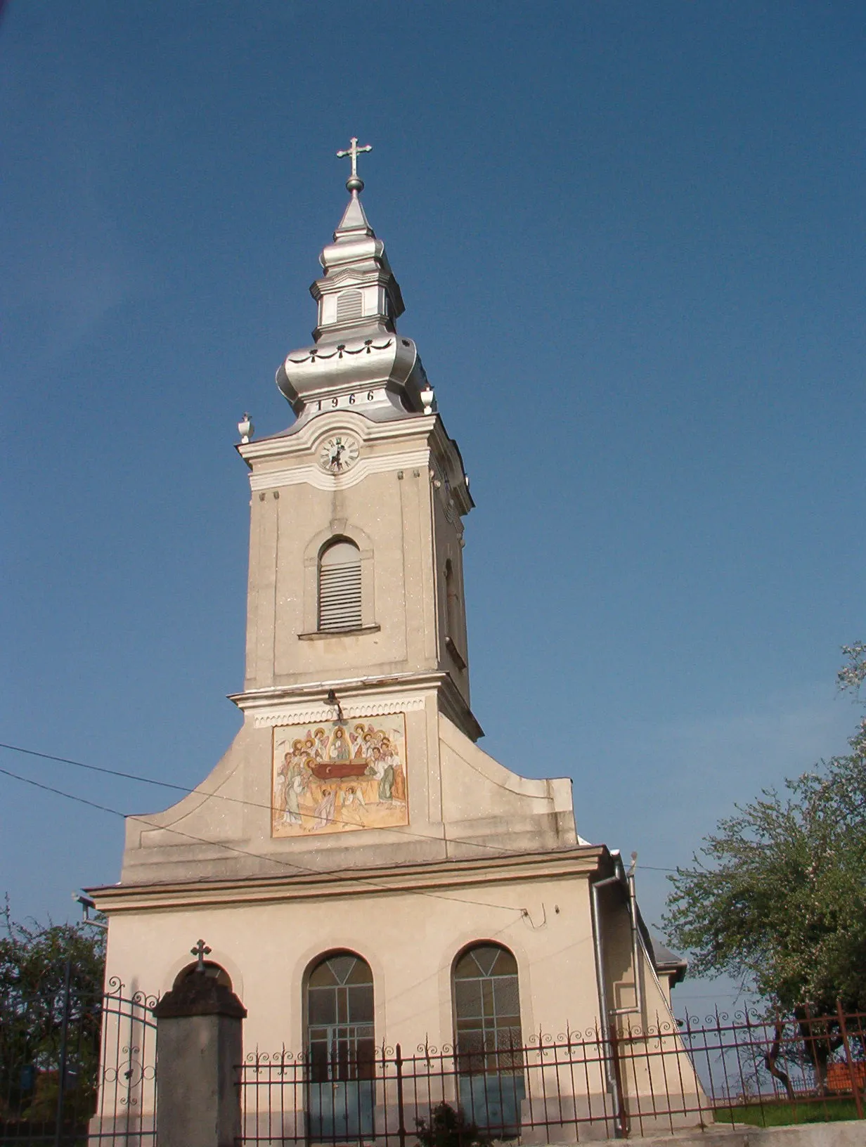 Photo showing: The church in Matnicu Mare, Caraş-Severin County, Romania