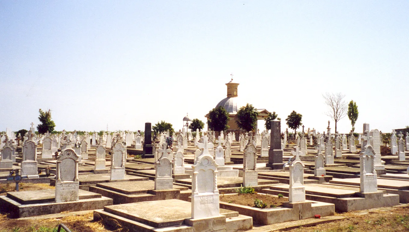 Photo showing: Neubeschenowa Friedhof Rochuskapelle