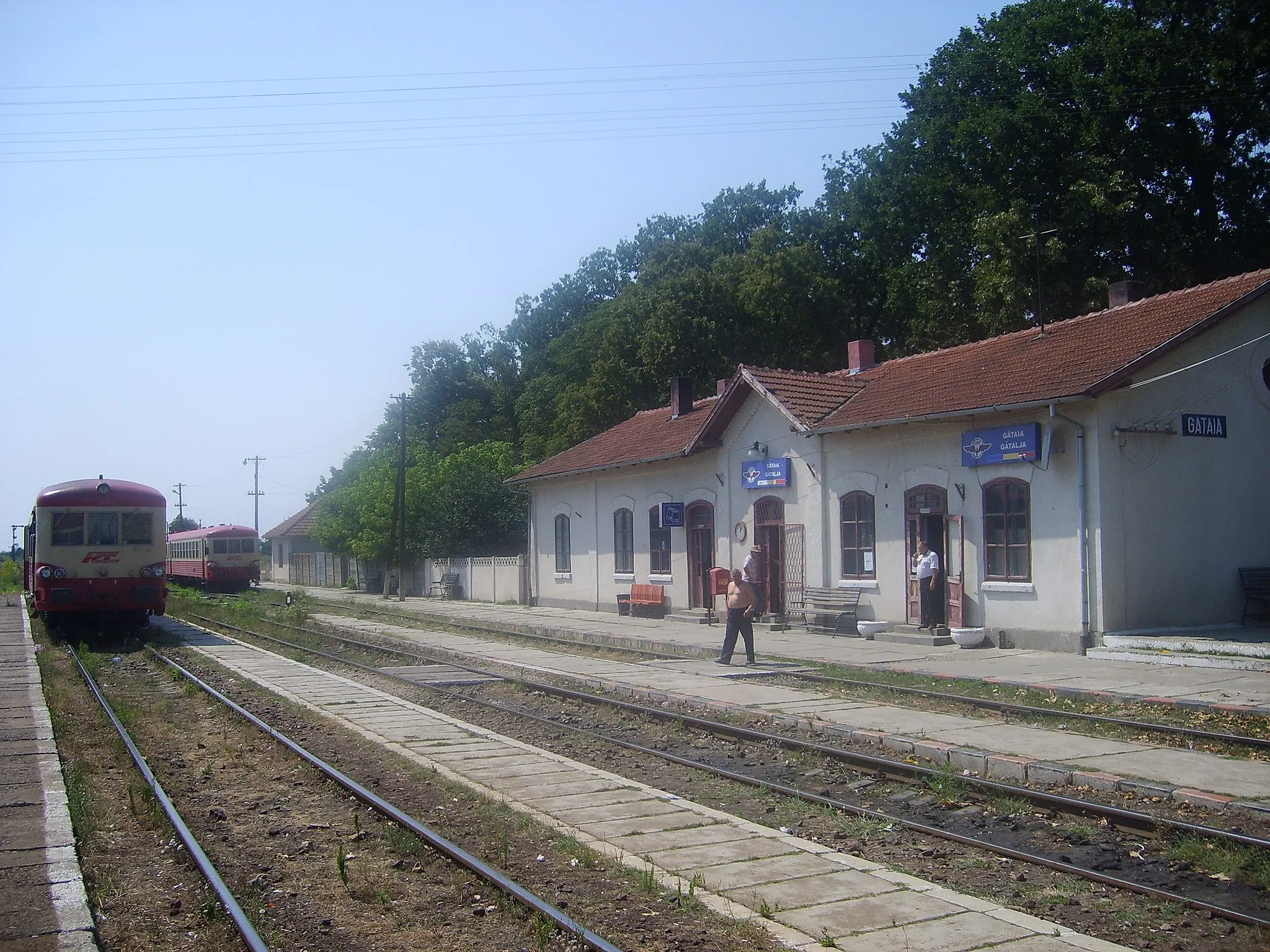 Photo showing: Train station in Gătaia, Romania is a hub for passenger trains of Regiotrans.