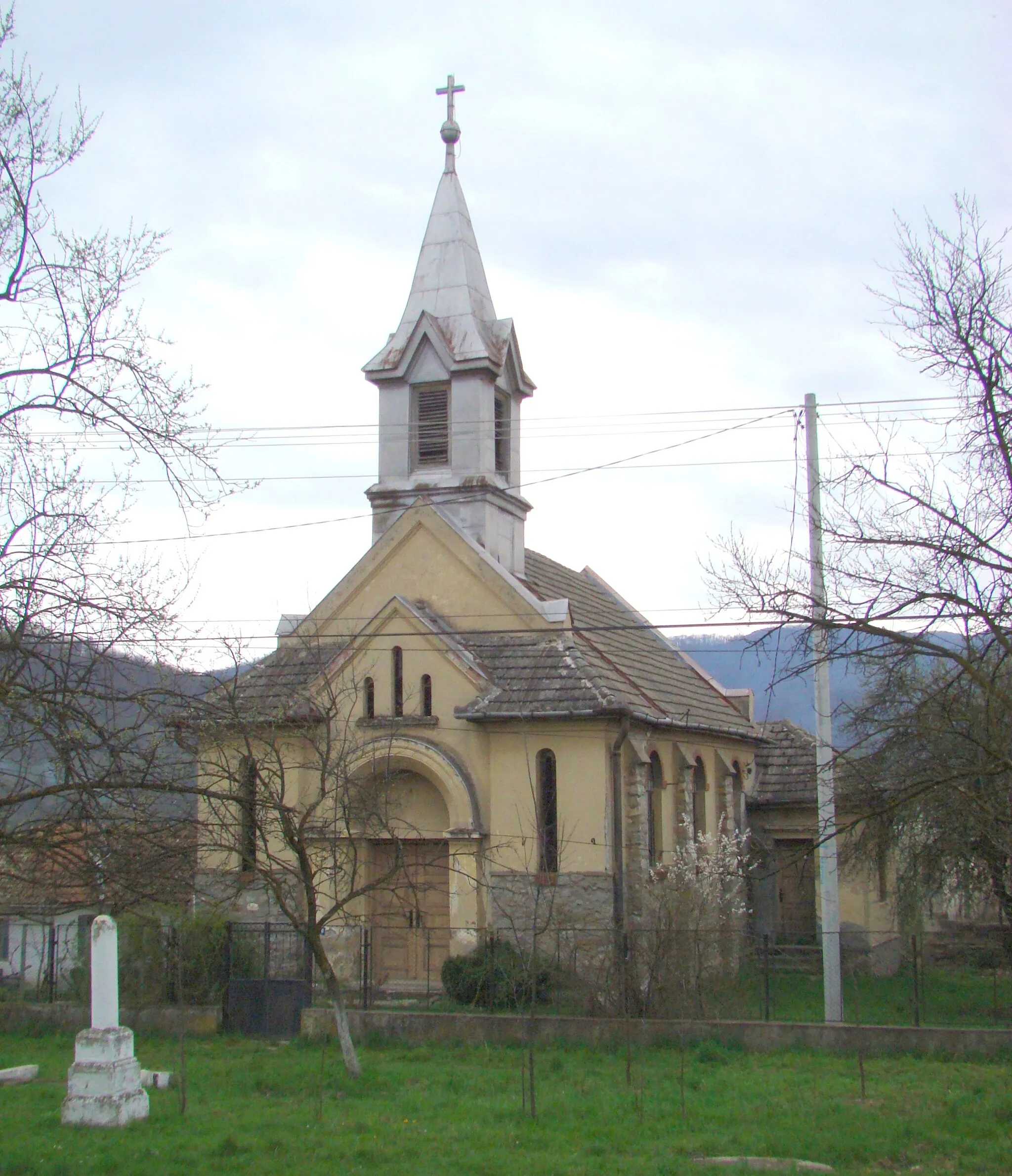 Photo showing: Biserica romano-catolică din Gurahonț