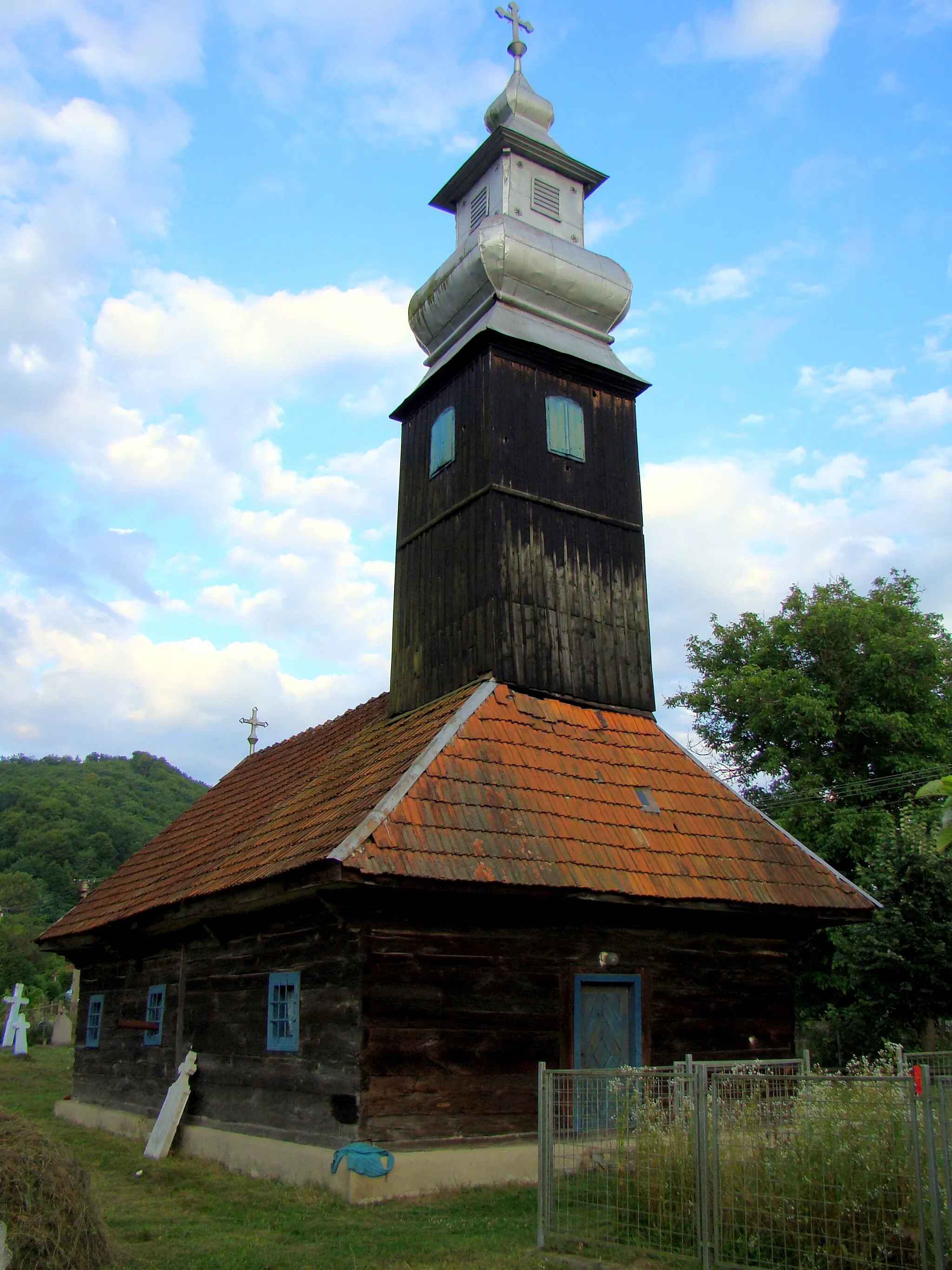 Photo showing: Biserica de lemn „Sf. Arhangheli Mihail și Gavriil”, sat Cristești; comuna Hălmagiu	18