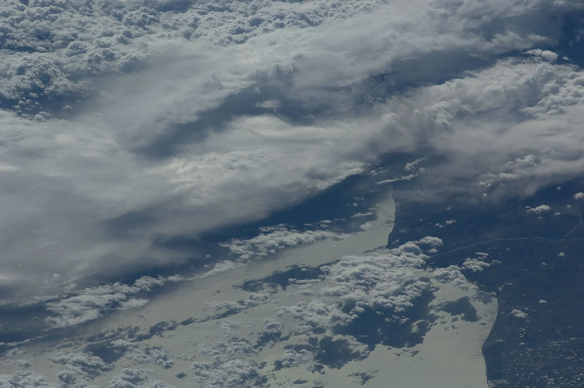Photo showing: View of Earth taken during ISS Expedition 22.