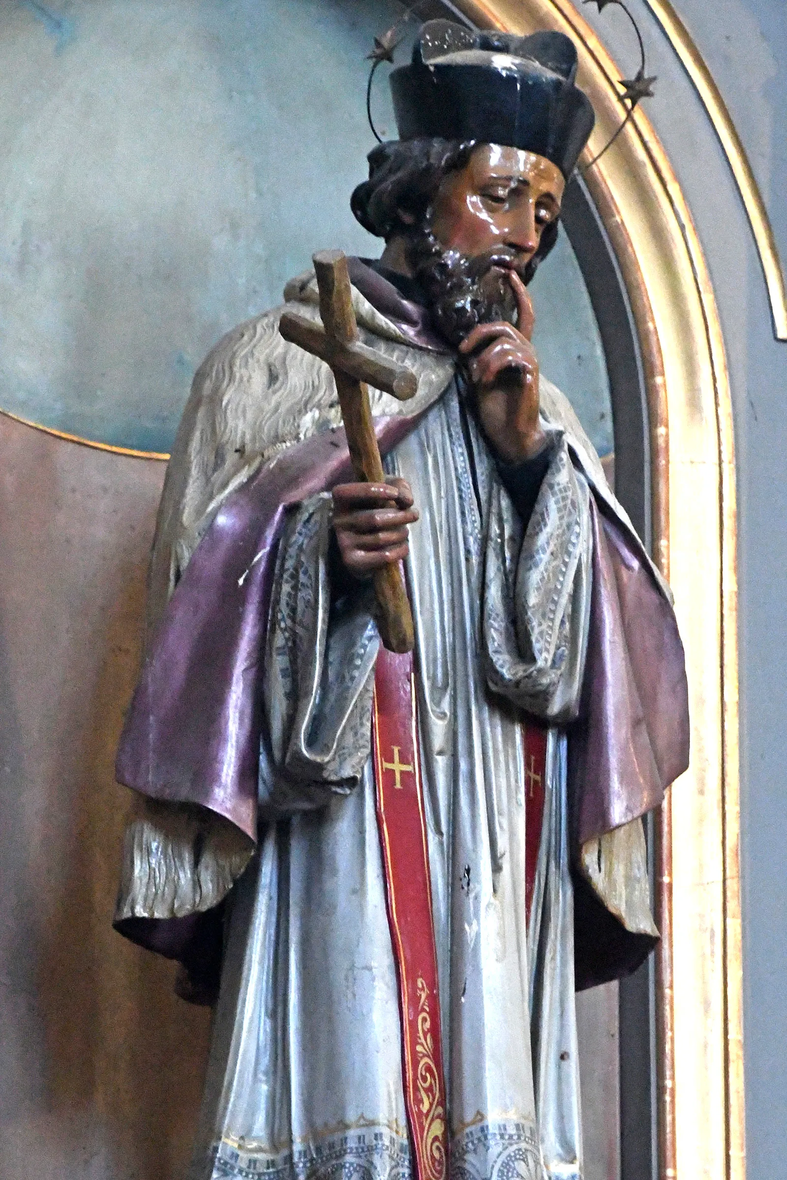 Photo showing: Altar of Saint John of Nepomuk in the Roman Catholic church of Sânandrei, Timiș, Romania