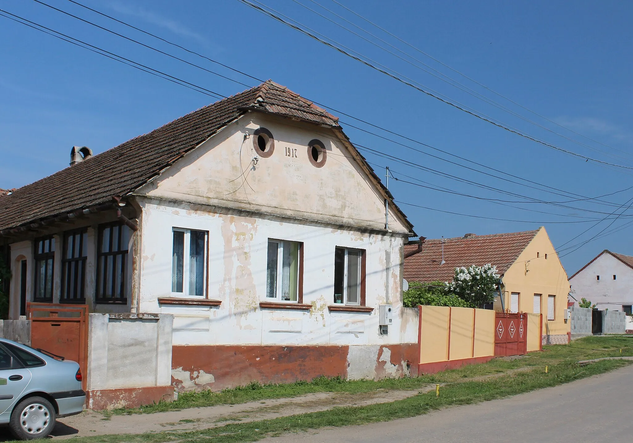 Photo showing: Houses in Zădăreni, Romania