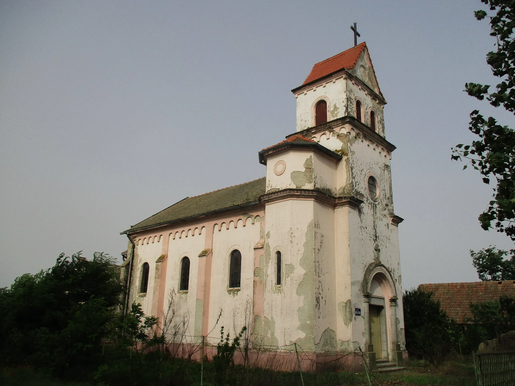 Photo showing: Catholic church in Bikač (part of Bašaid)
