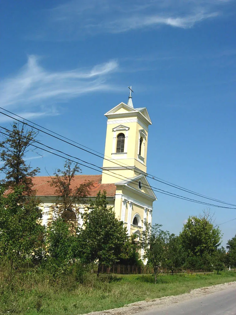 Photo showing: The Annunciation Catholic Church in Boka, Banat.