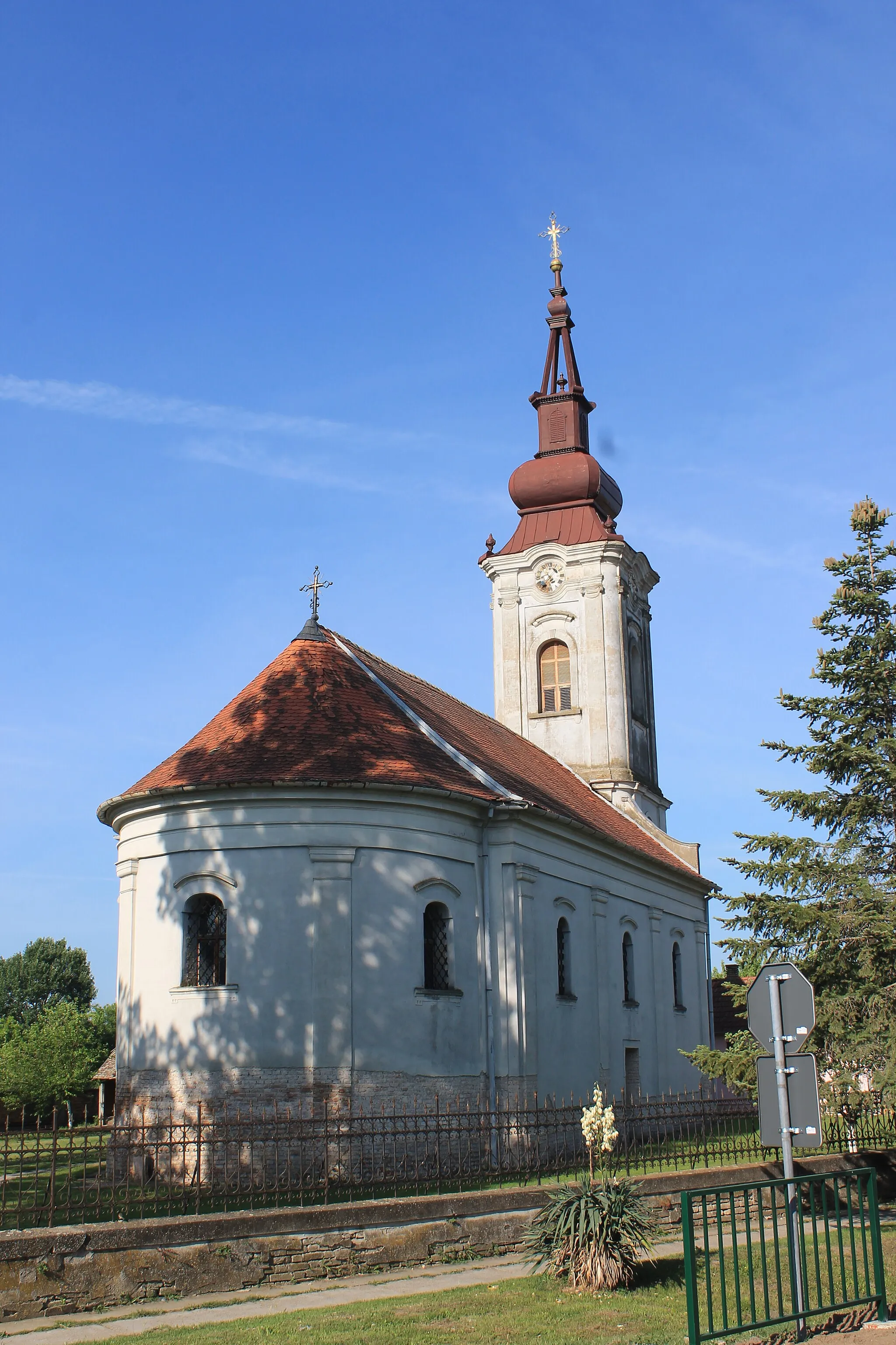 Photo showing: Buđanovci, crkva Sv. Mihaila i Gavrila