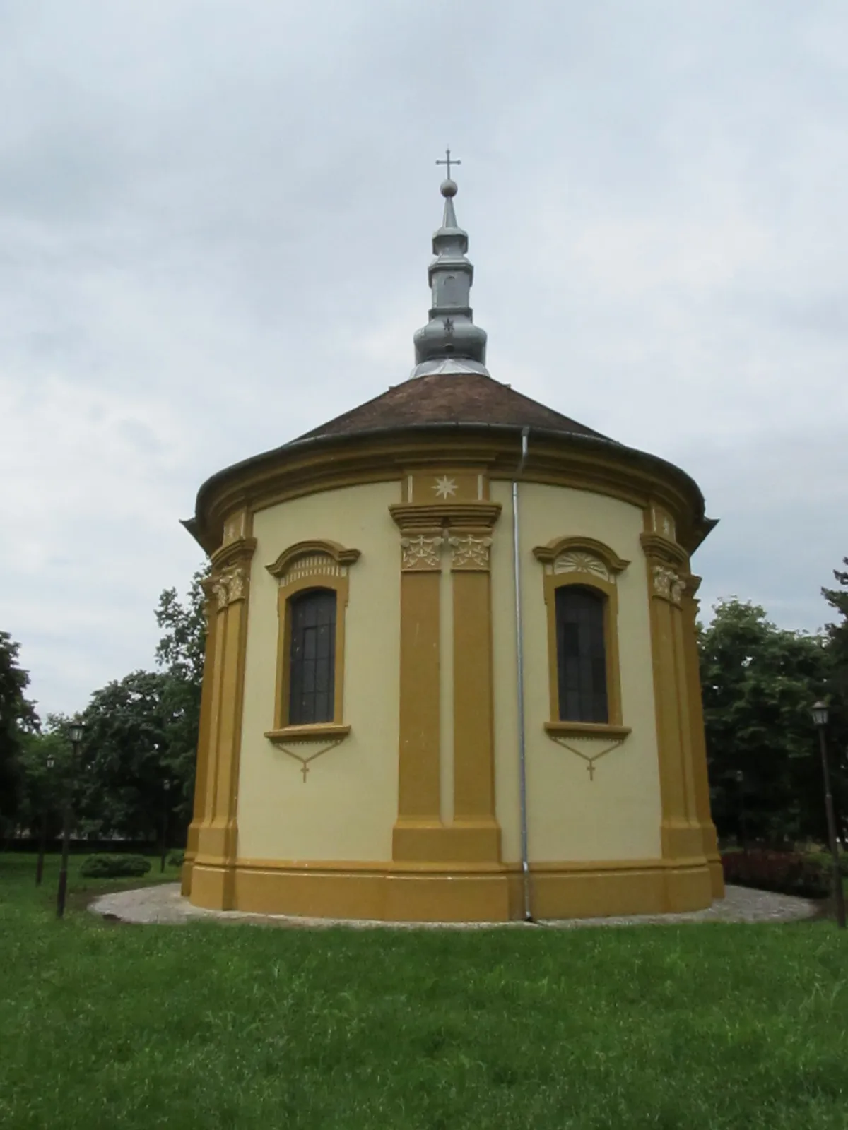 Photo showing: Serbian Orthodox church of Saint George in Čenta - eastern facade