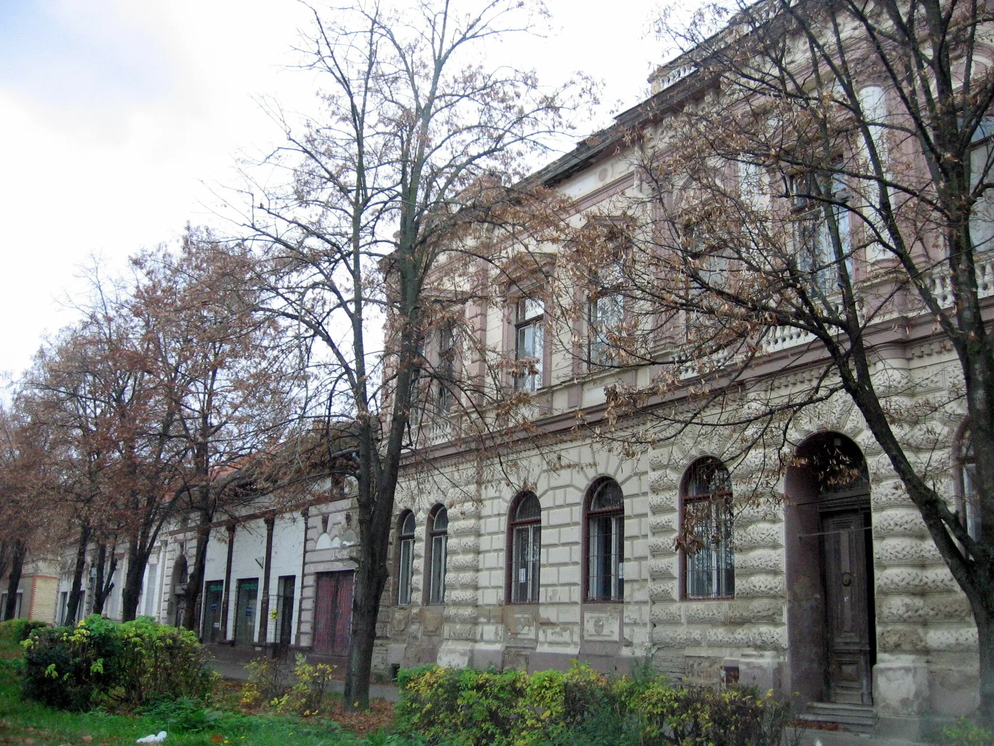 Photo showing: Old buildings in Jaša Tomić