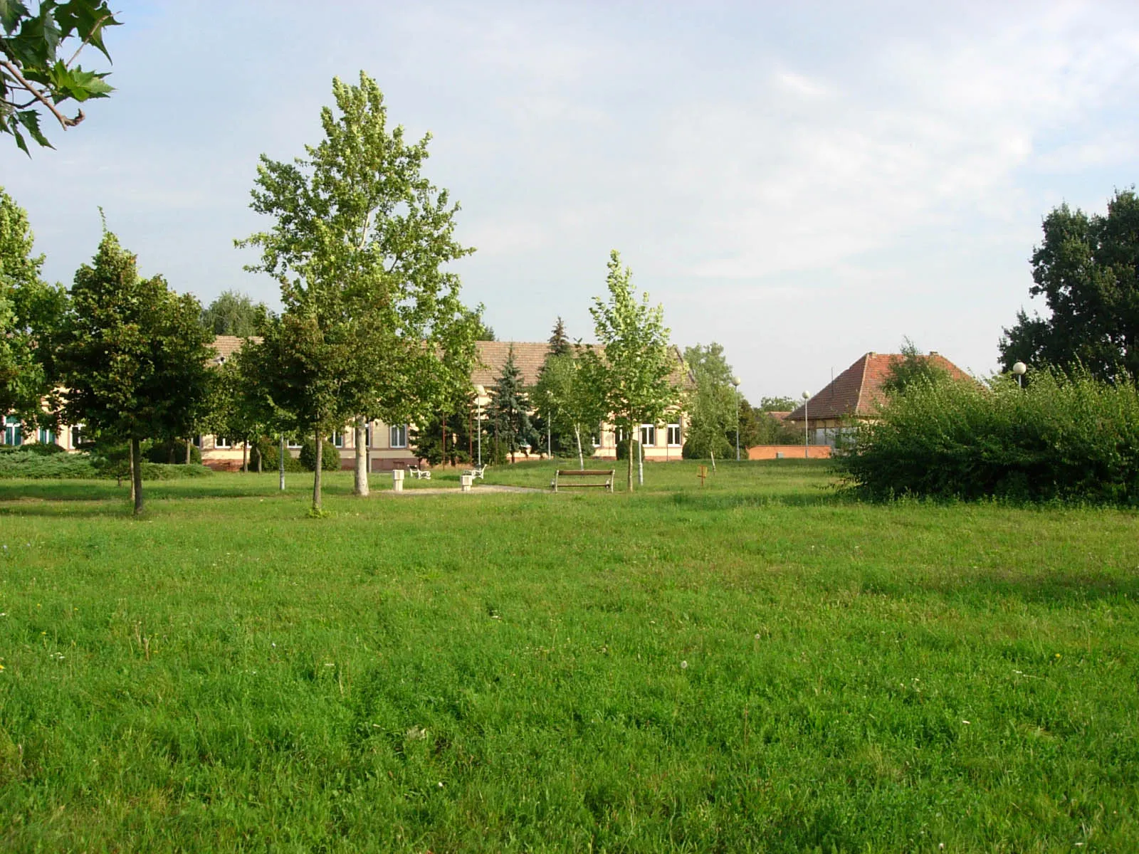 Photo showing: Park in the centre of Novi Kozarci.