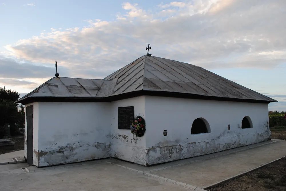 Photo showing: The Mausoleum is Cultural Heritage of Serbia. Grobnica je svrstana u nepokretno kulturno dobro od velikog znacaja.