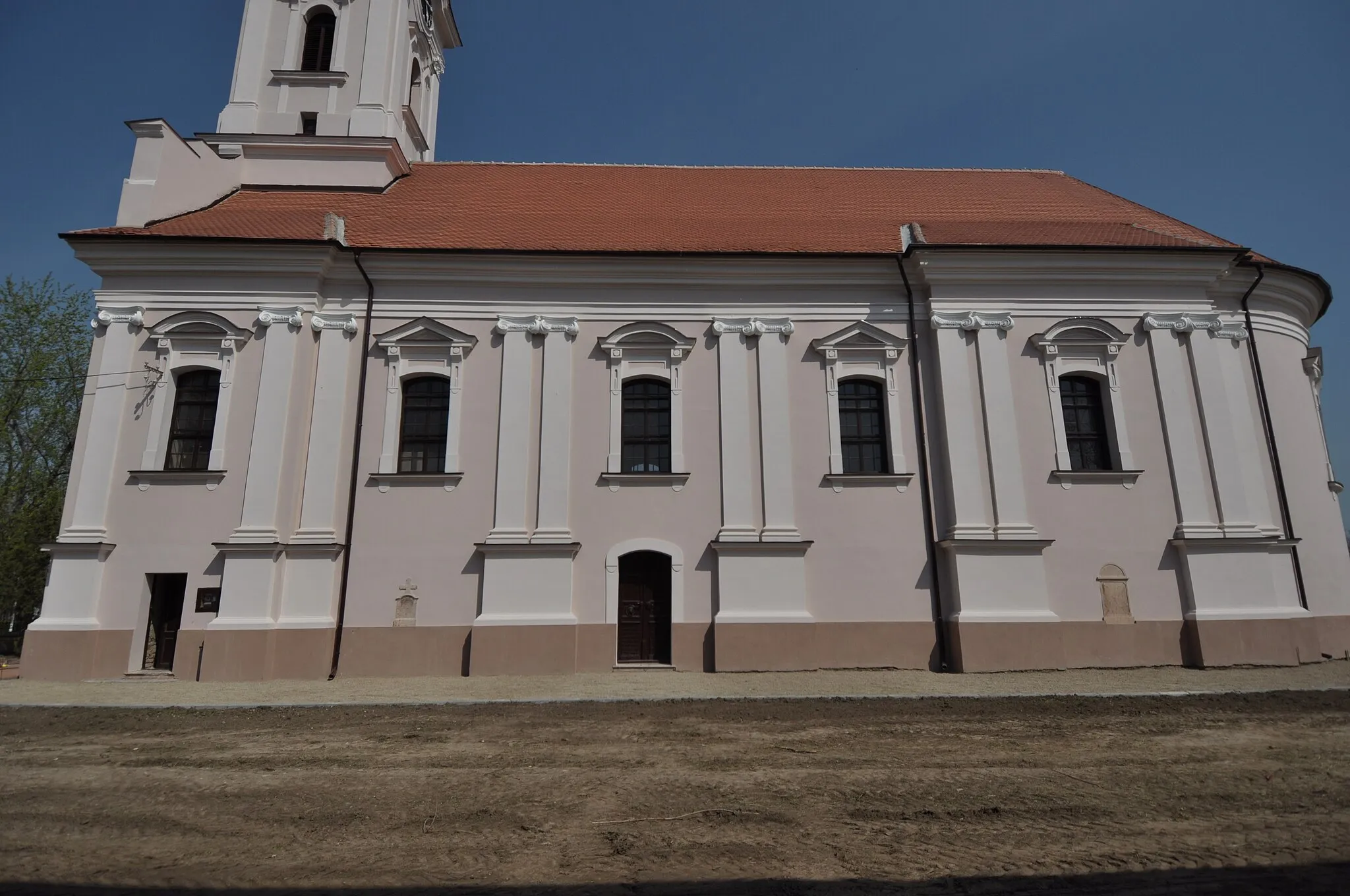 Photo showing: Serbian Orthodox church of Saint Nicholas in Tomaševac - southern facade