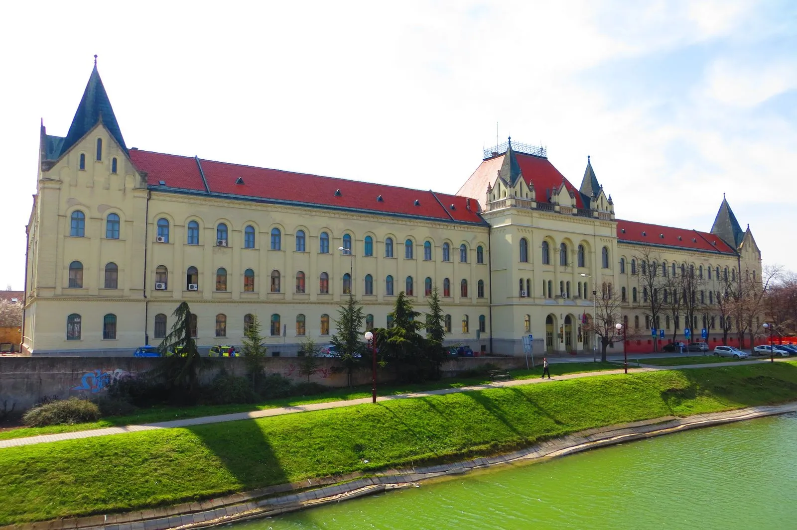Photo showing: Palata pravosuđa