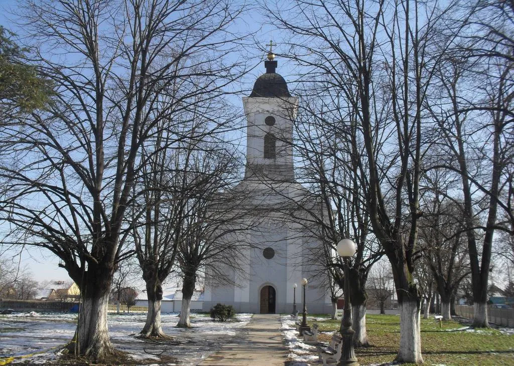 Photo showing: Храм СПЦ Рођења Пресвете Богородице у Богатићу, Мачва, Србија