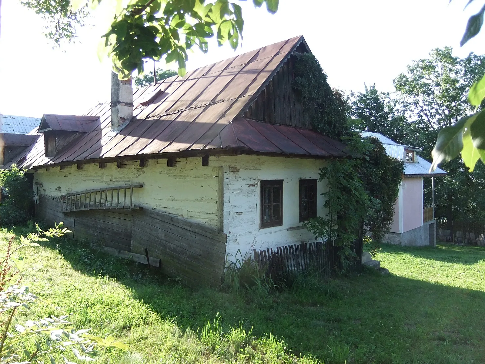 Photo showing: starý dom, Pivnička (old house)