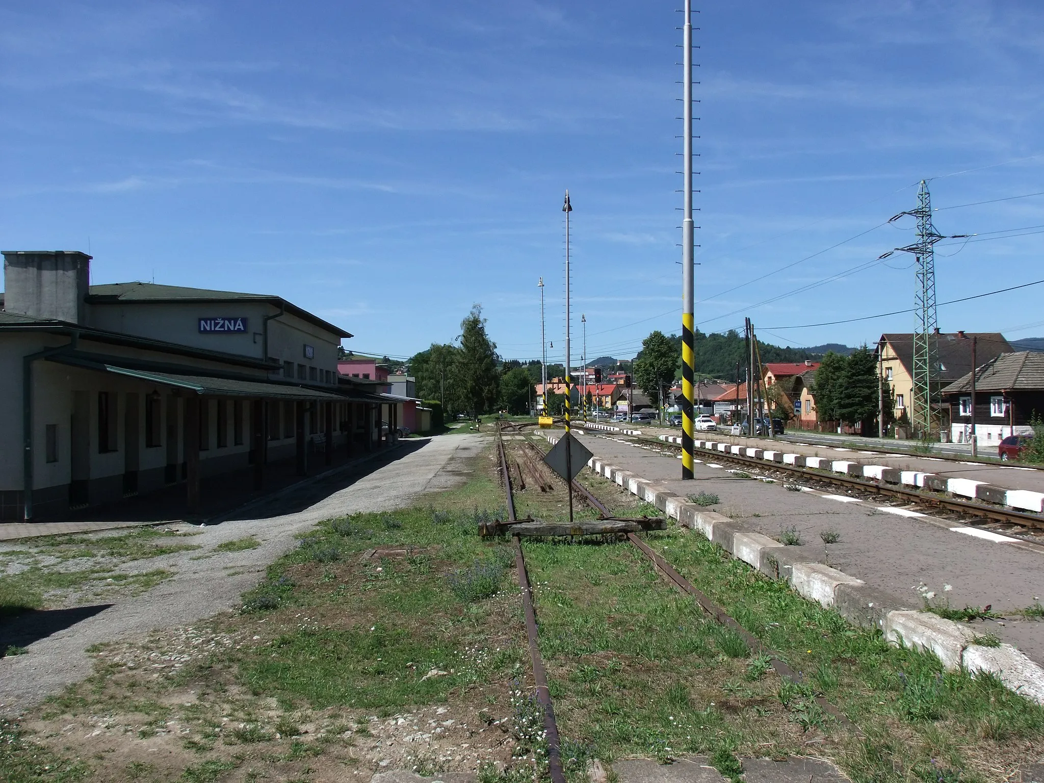 Photo showing: Nižná train station, Orava, Slovakia. Kraľovany – Trstená railway line.