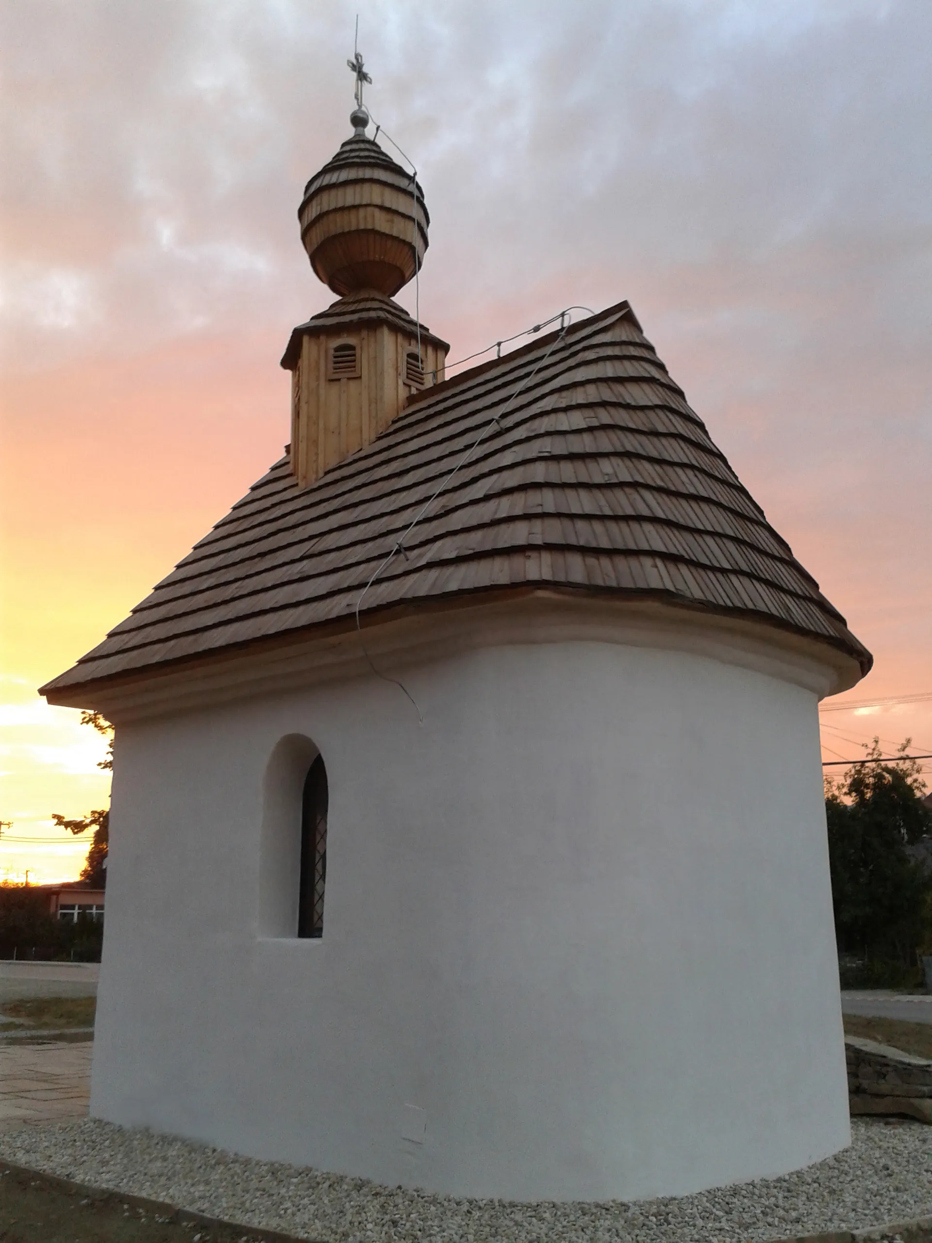 Photo showing: Chapel of St. Lazarus of Bethany, Nová Bystrica, Slovakia