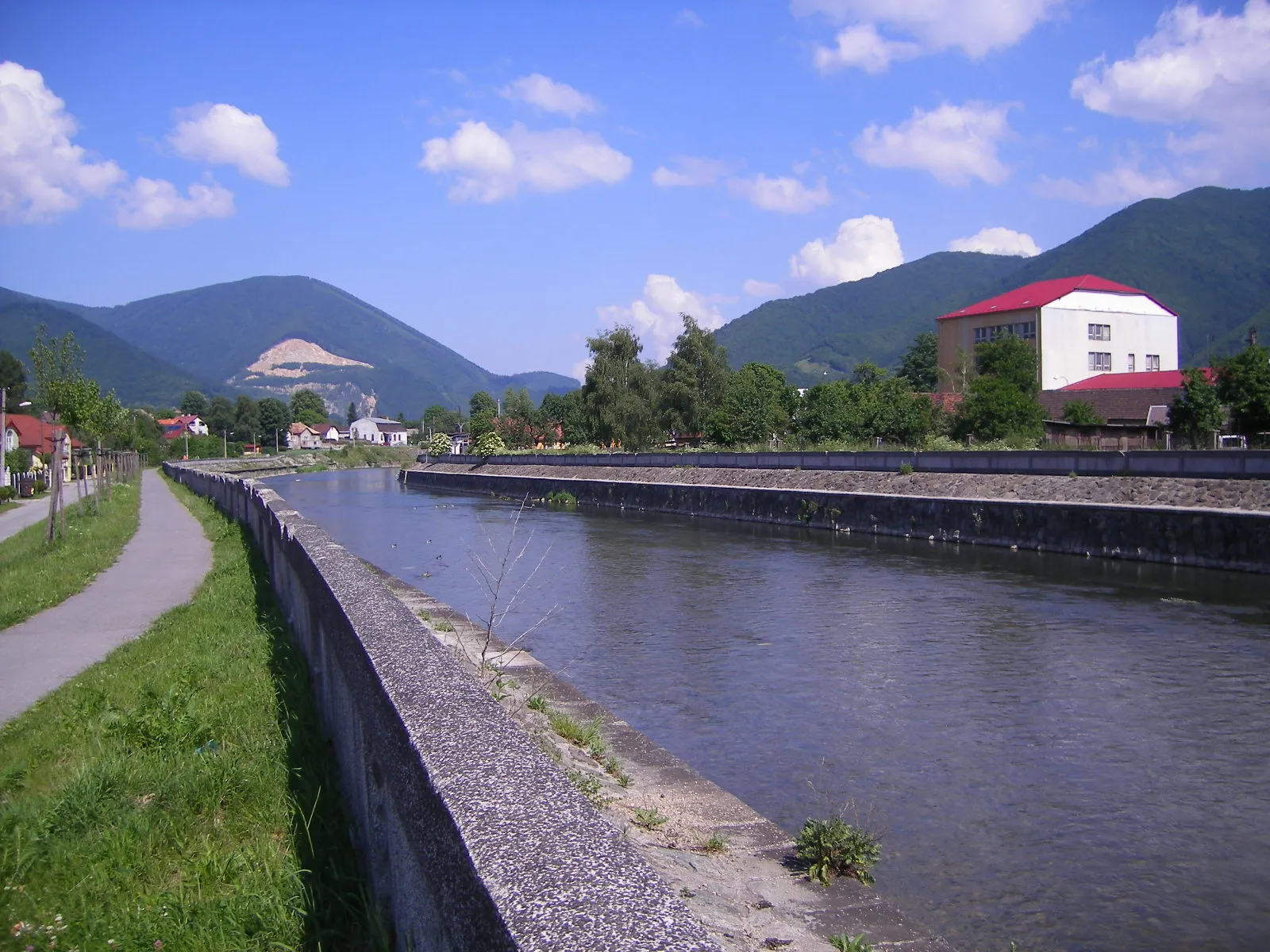 Photo showing: Vrútky - Turiec River