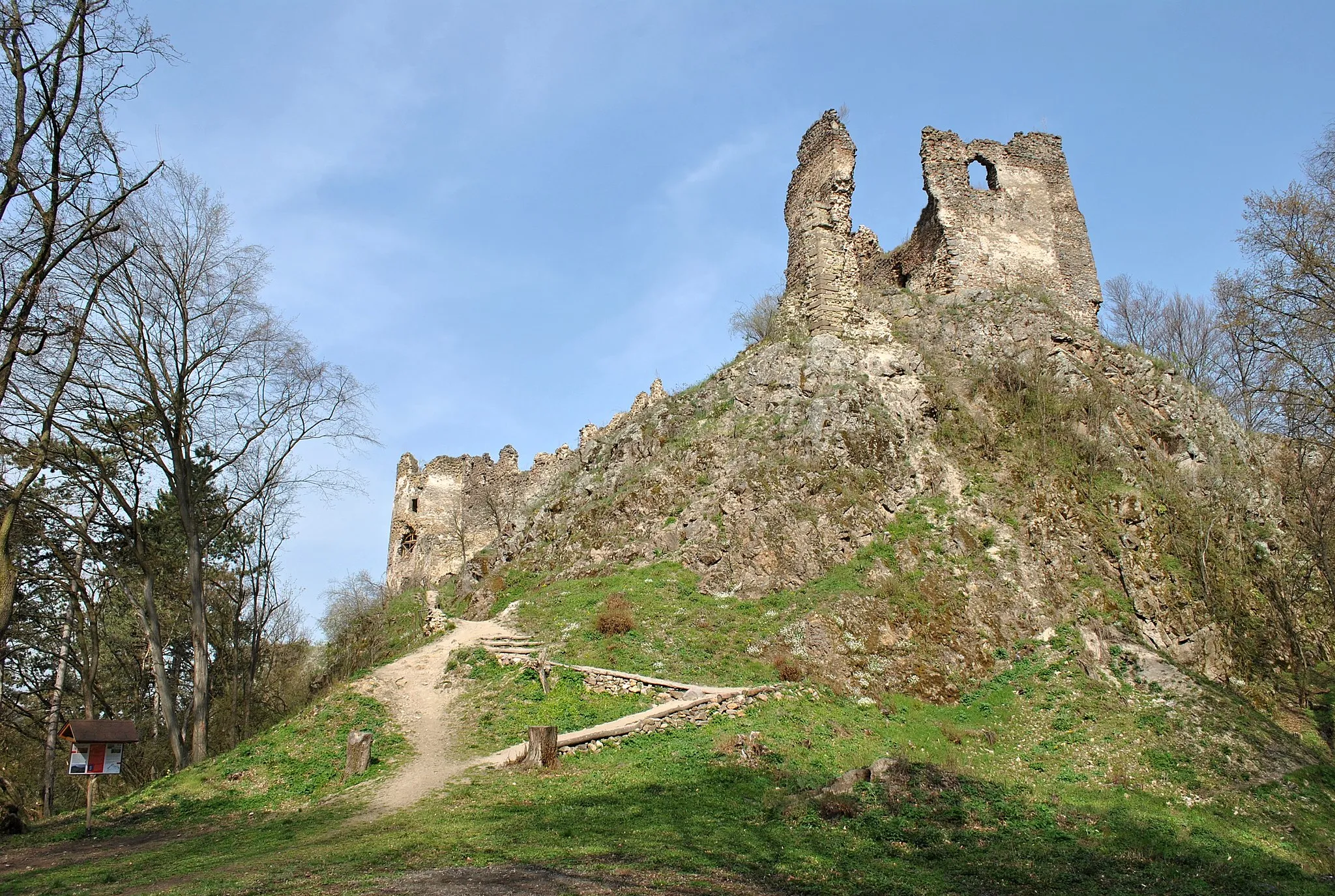 Photo showing: Šášovský hrad