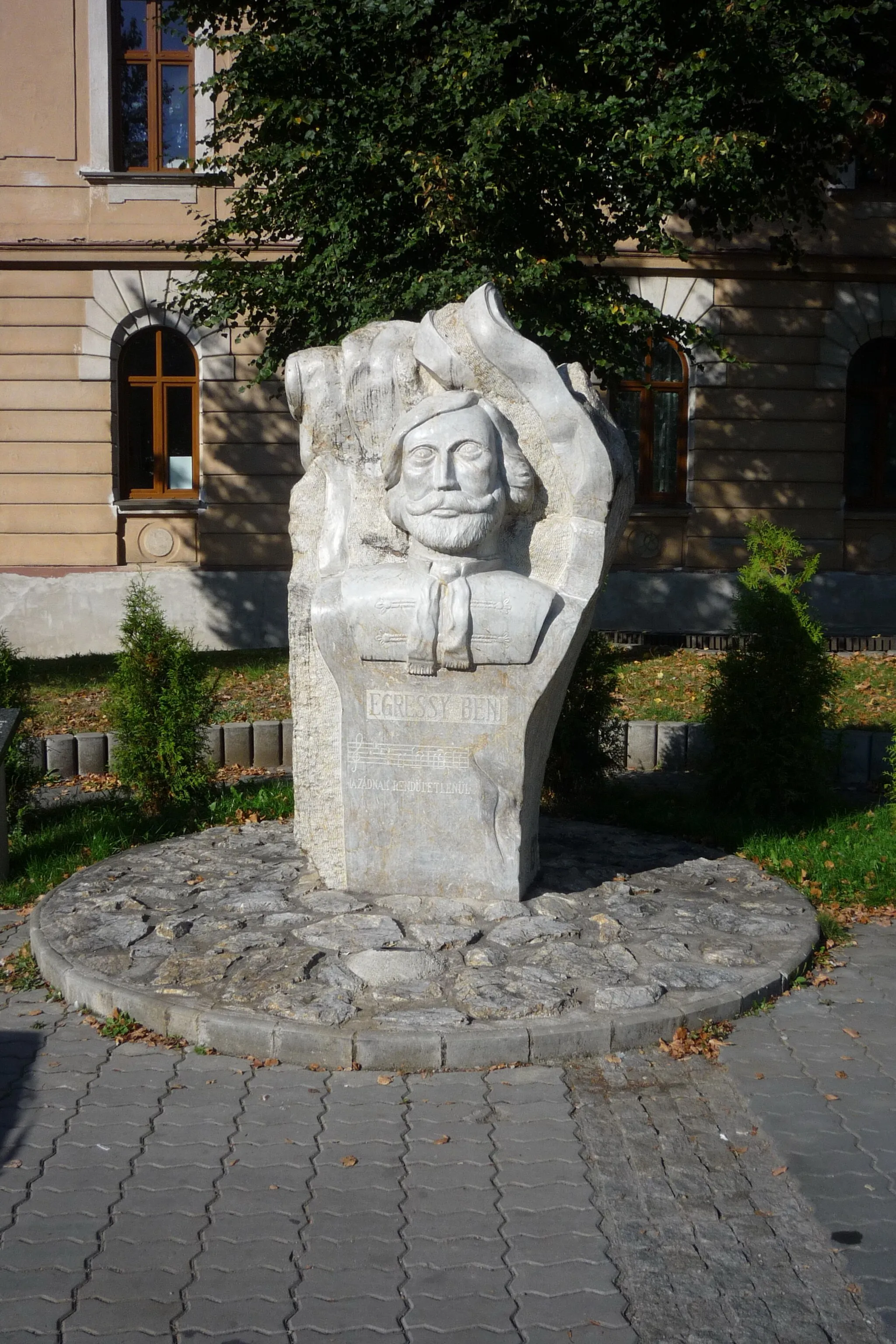 Photo showing: Szobor - Egressi Béni