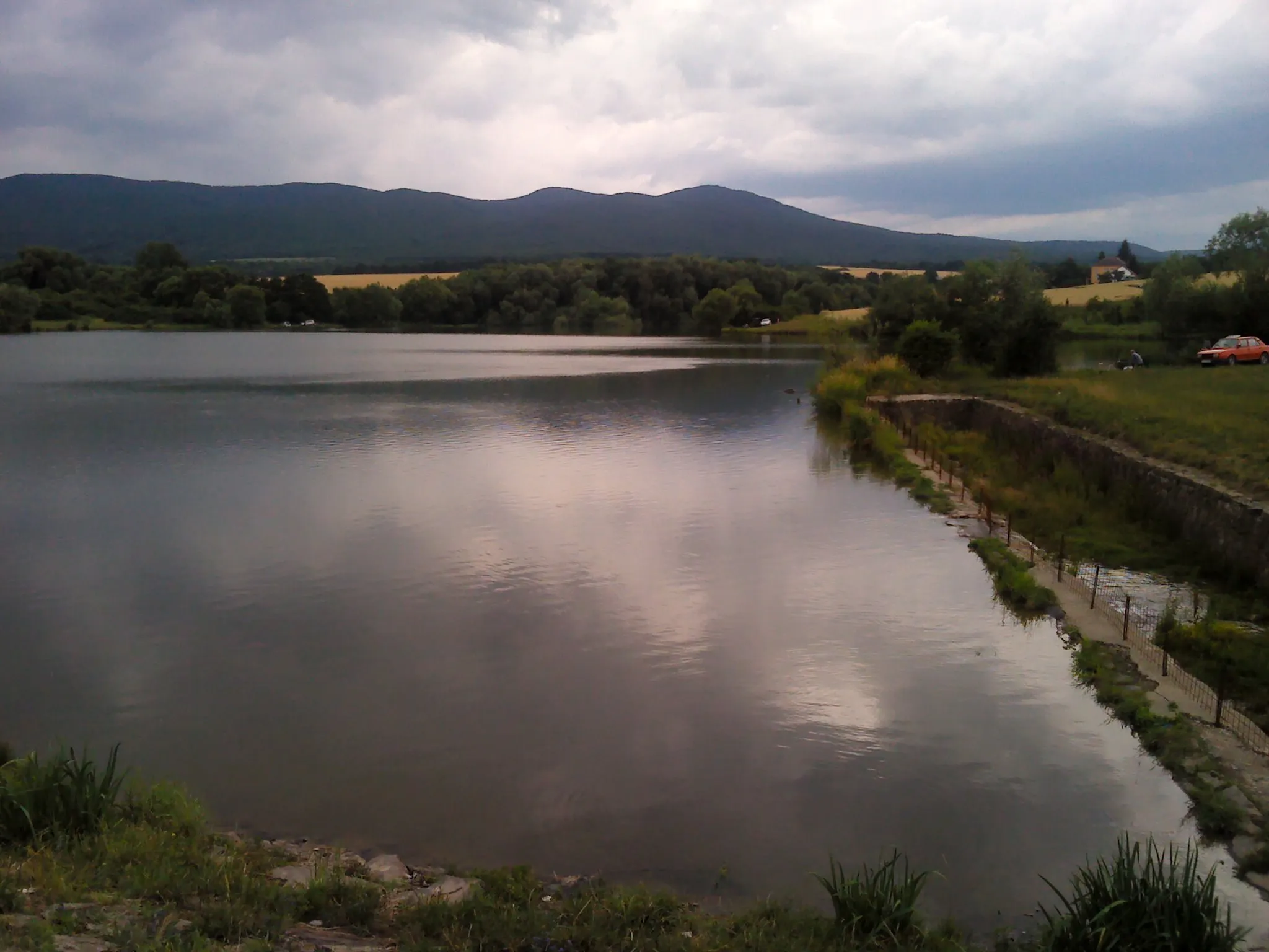 Photo showing: Sečovce reservoir located on the west of Sečovce cadastral area, built in 1971 on Trnávka stream.