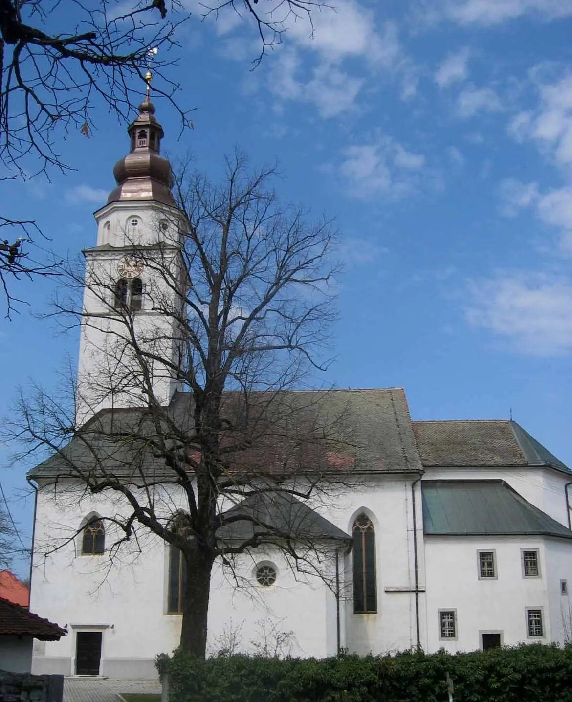 Photo showing: Cerknica, town in Slovenia -main church

photo:Ziga 19:34, 7 April 2007 (UTC)