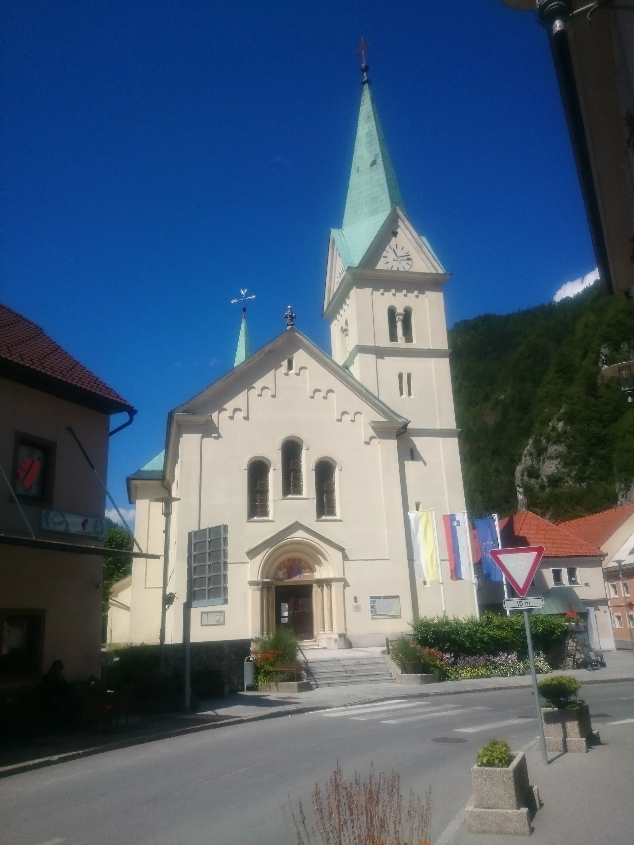 Photo showing: Črna na Koroškem, neo-romanic parish church of St. Oswald (sl: cerkev sv. Ožbolta), built in 1868. More info (in Slovenian only).
