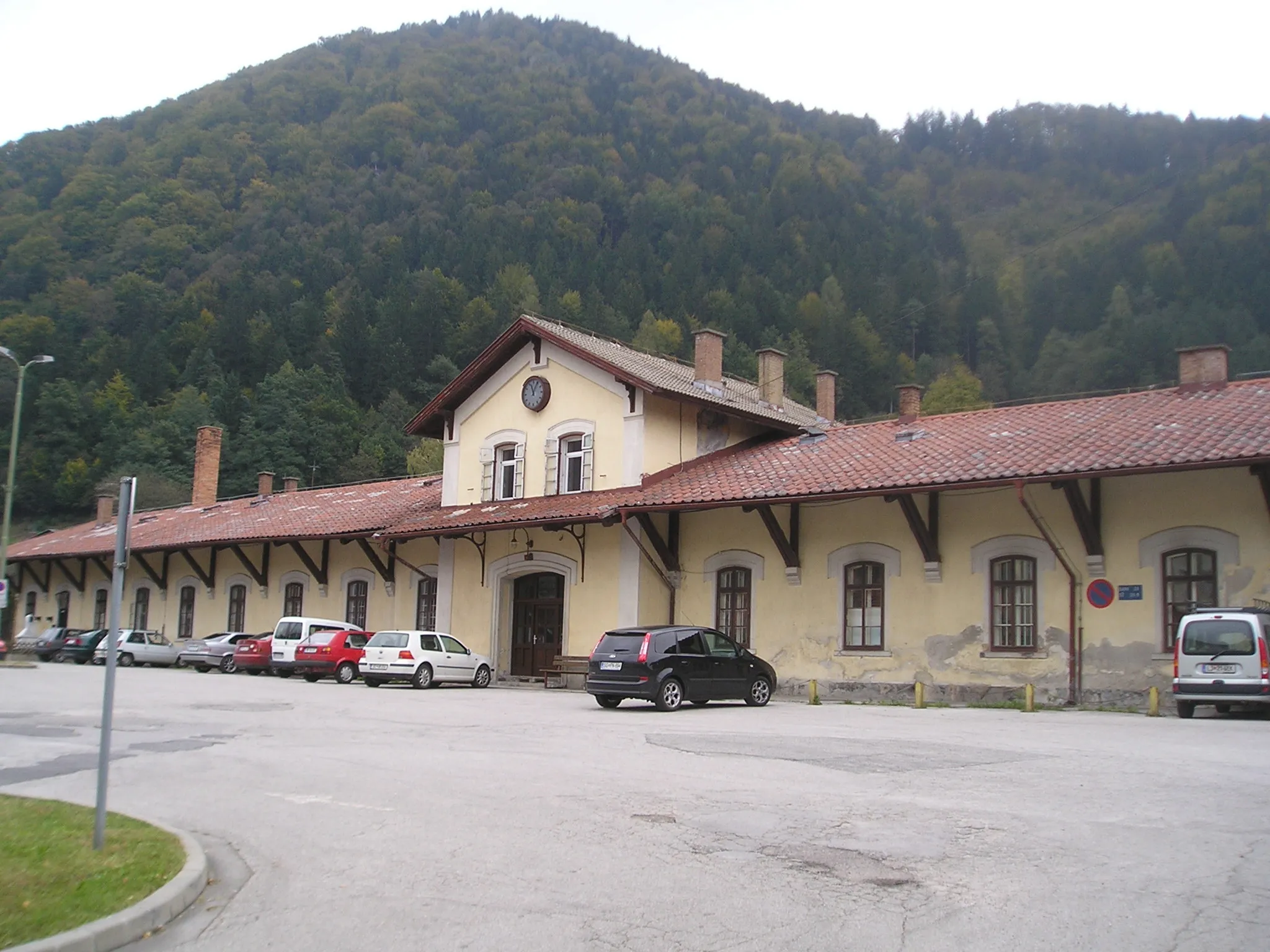 Photo showing: Dravograd, Slovenia - front side of the railway station
