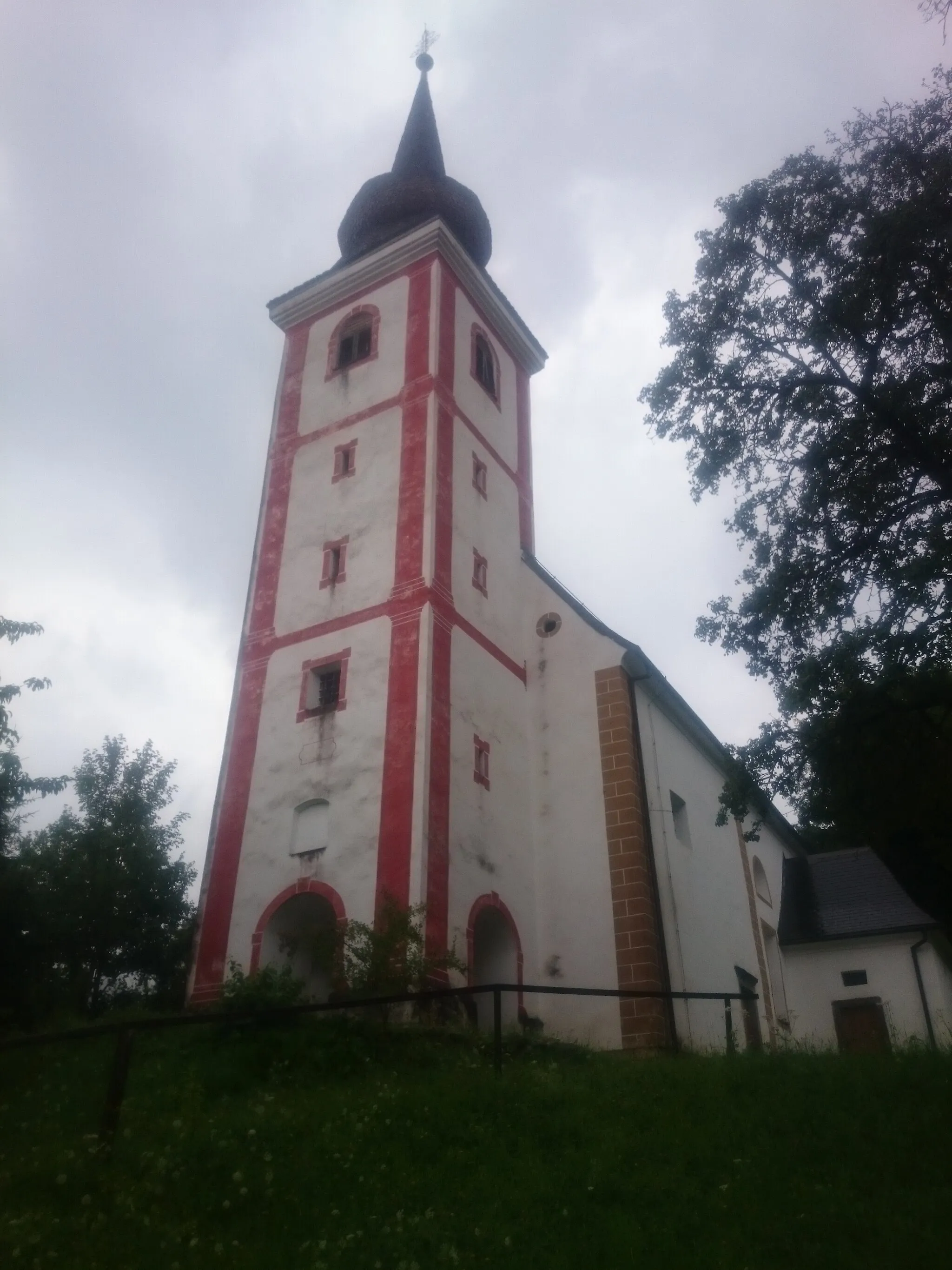 Photo showing: St. Leonard church (sl: cerkev sv. Lenarta) in Mislinja.