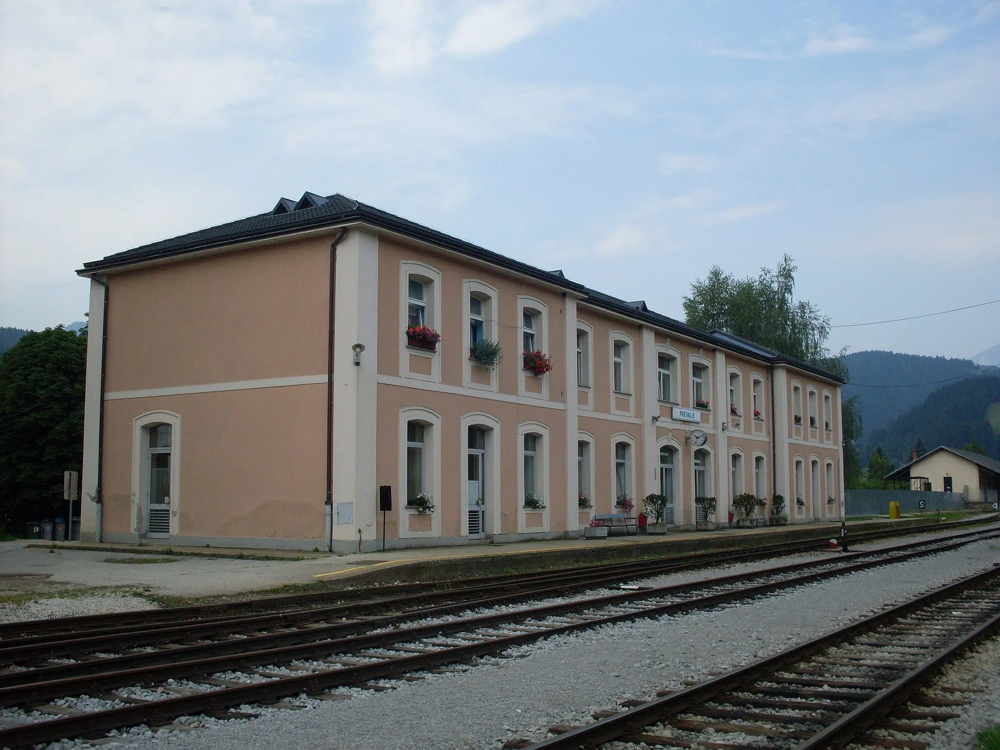 Photo showing: Train station in Prevalje, Slovenia