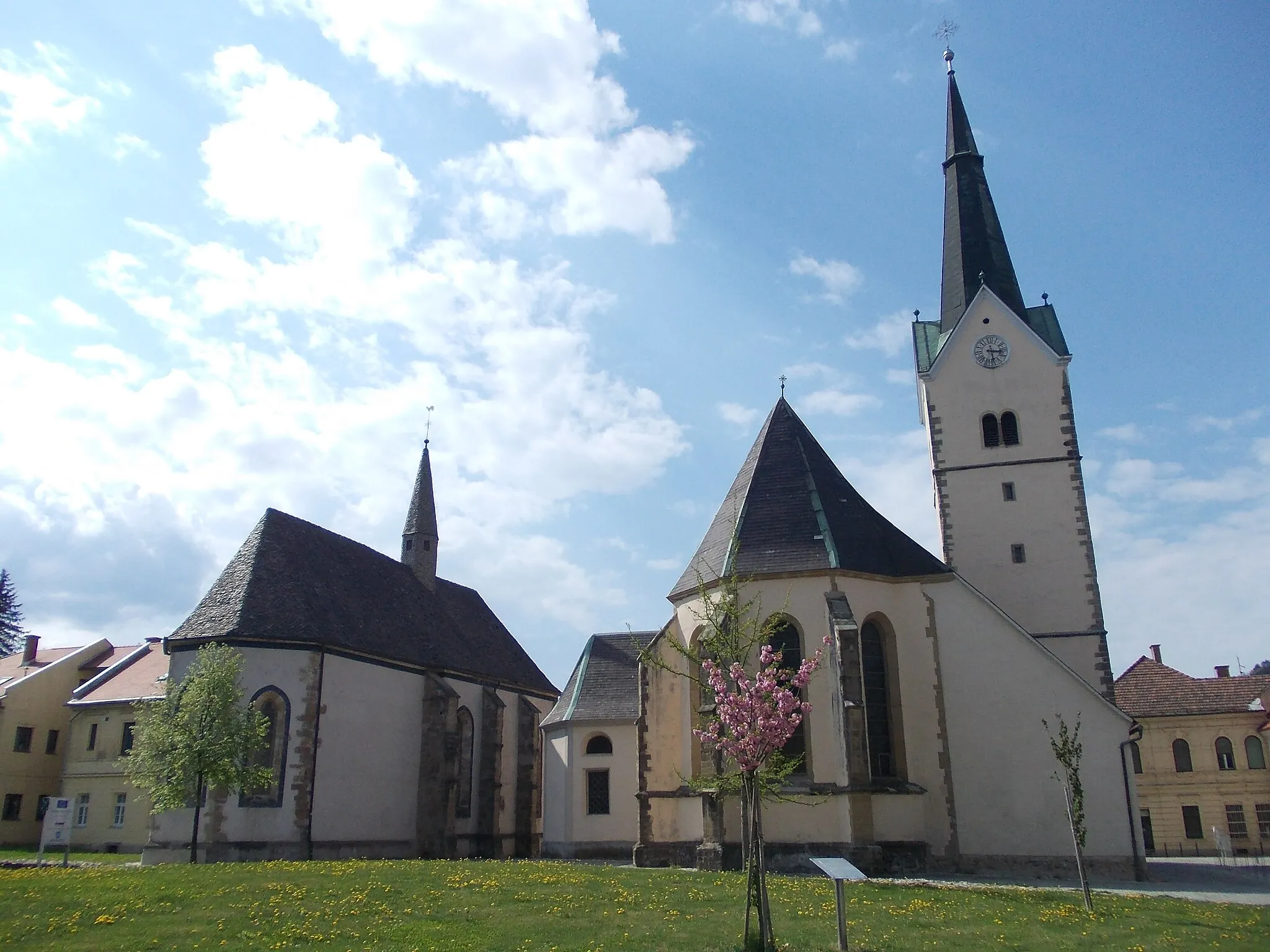 Photo showing: St. Elizabeth of Hungary Parish Church and Holy Spirit Church (Slovenj Gradec)