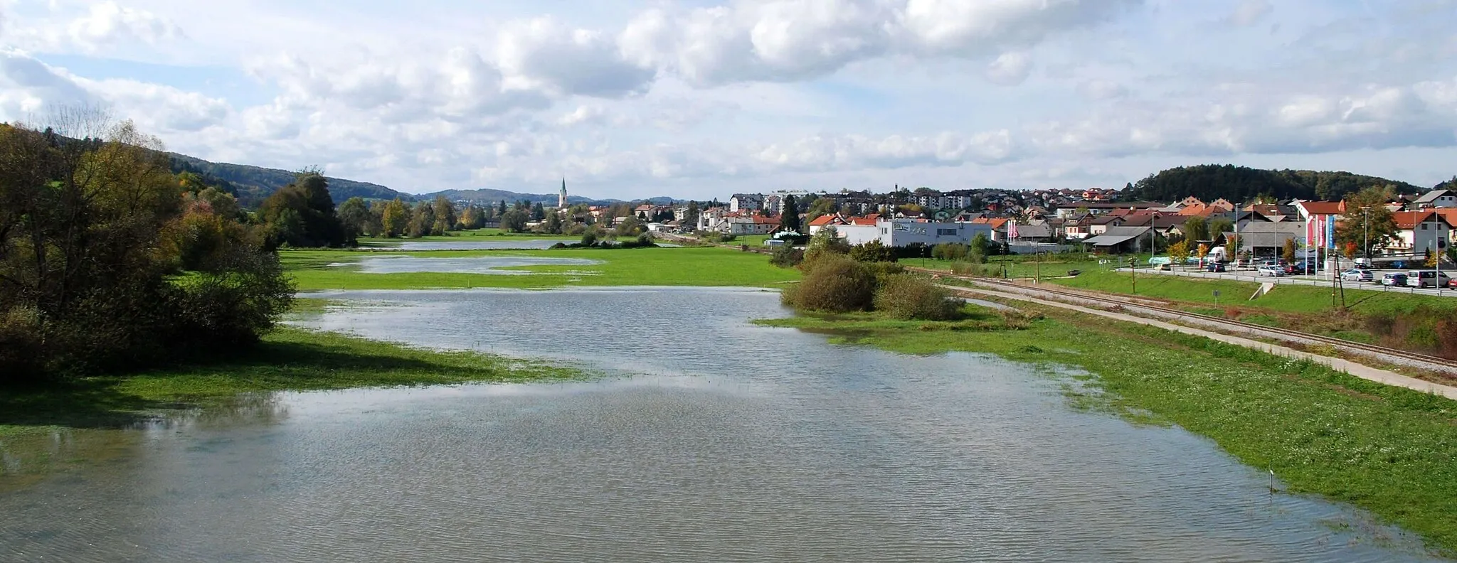 Photo showing: The Temenica floodplain next to Trebnje (Slovenia) after rain.