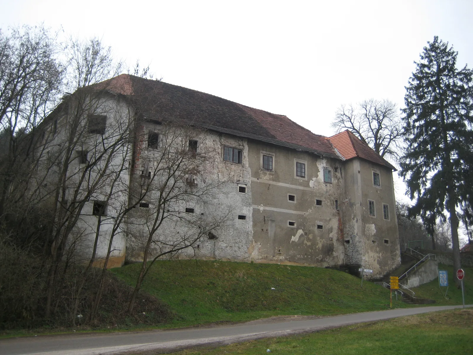 Photo showing: Trebnje castle, Slovenia