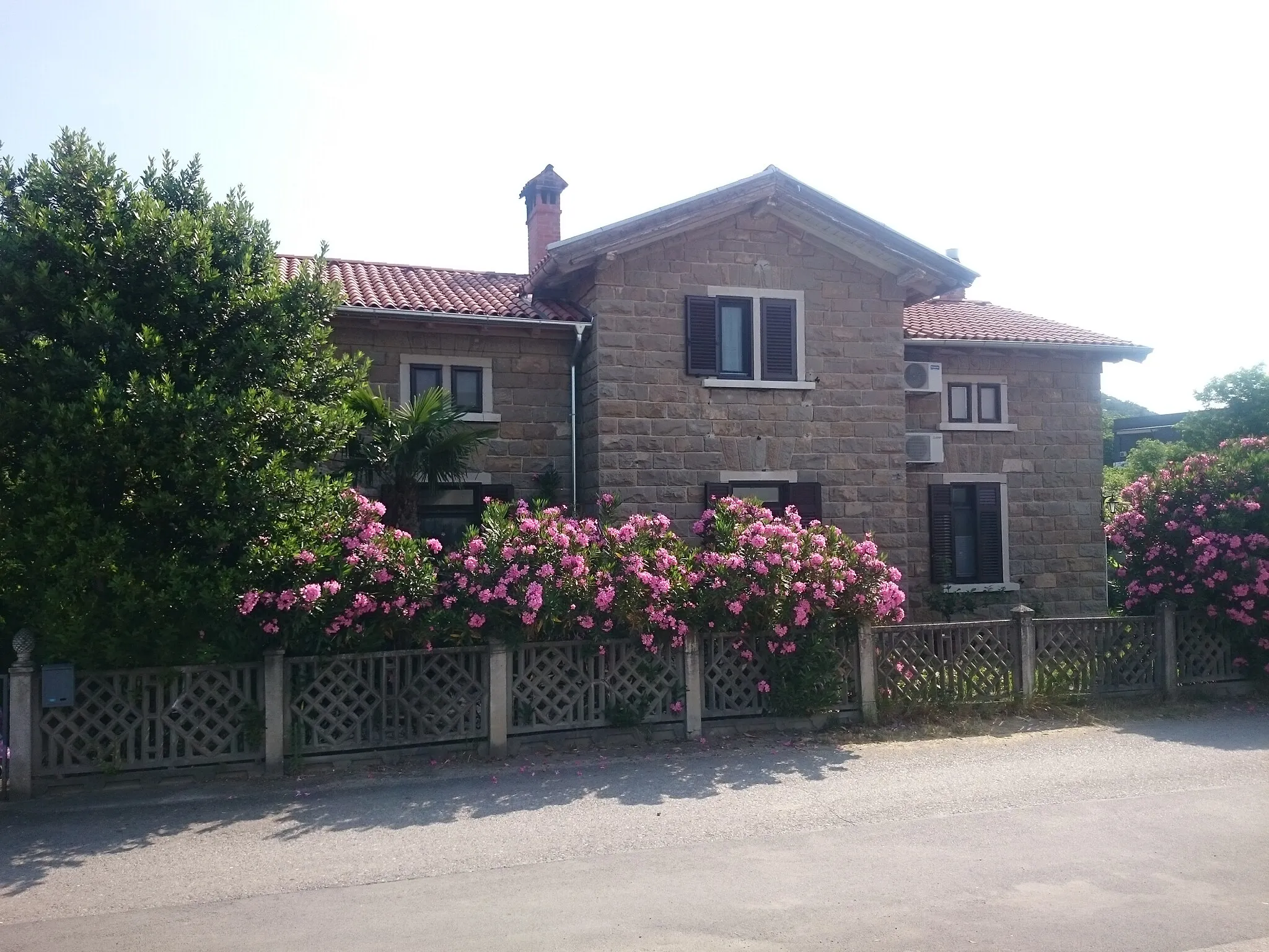 Photo showing: Former train station of the Parenzana line in Dekani.