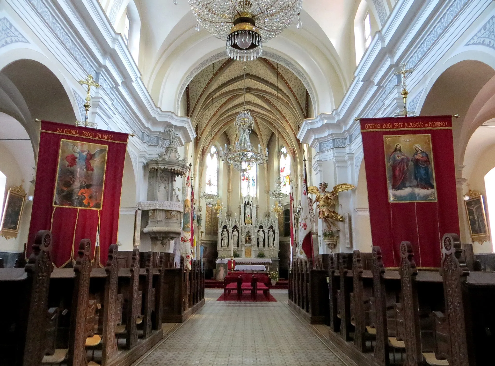 Photo showing: Interior of Archangel Michael Church in Mengeš, Municipality of Mengeš, Slovenia