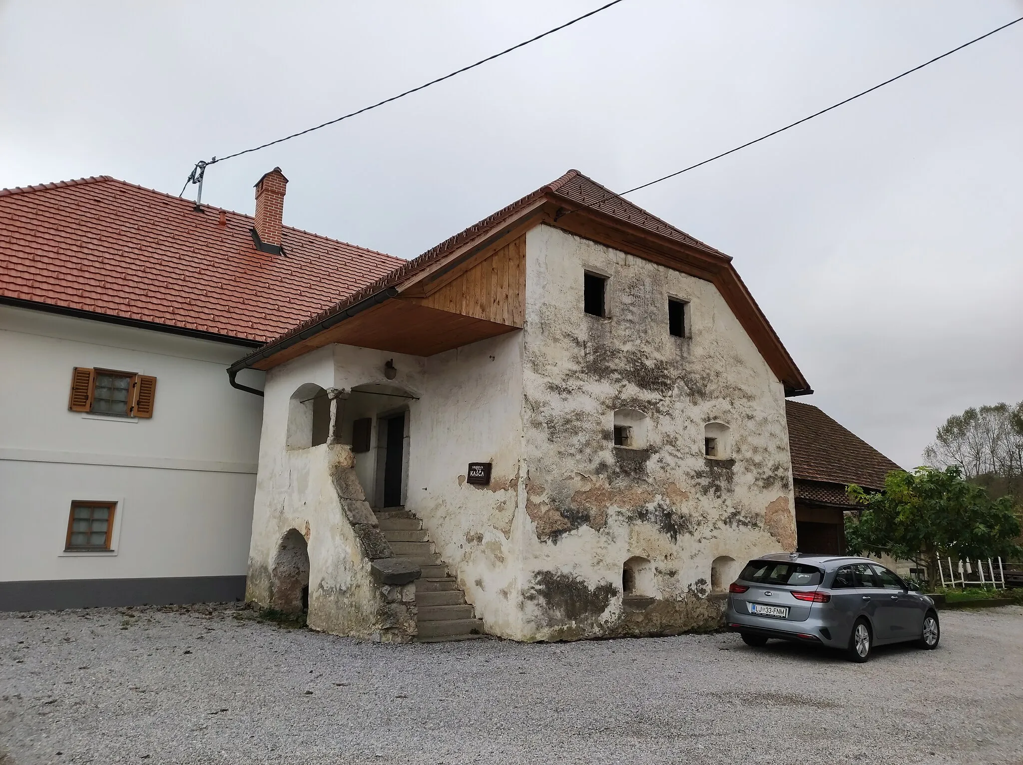 Photo showing: Miklč granary (sl: Miklčeva kašča) in Verd.