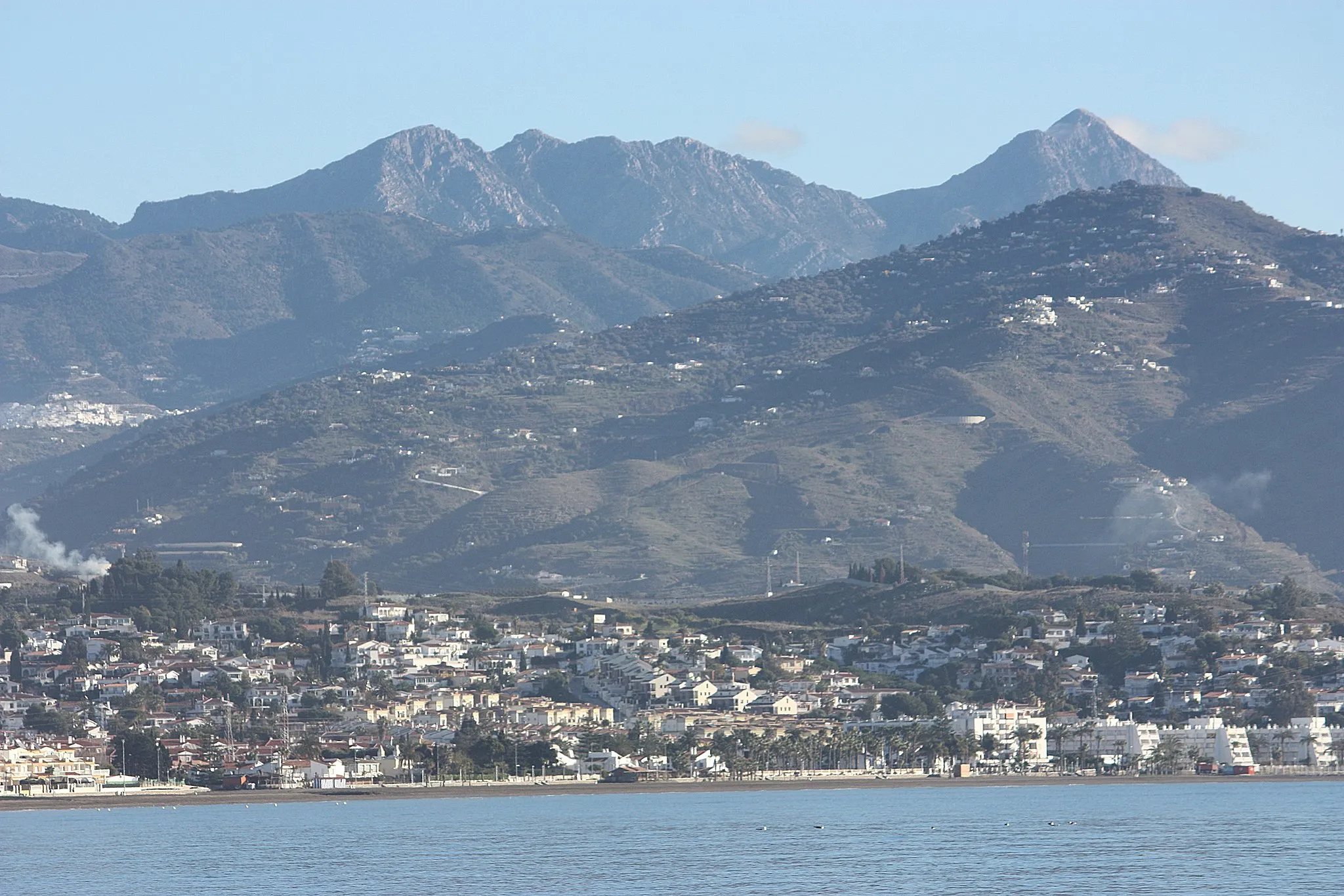 Photo showing: Torre del Mar, view from the beach to the mountains and to Algarrobo