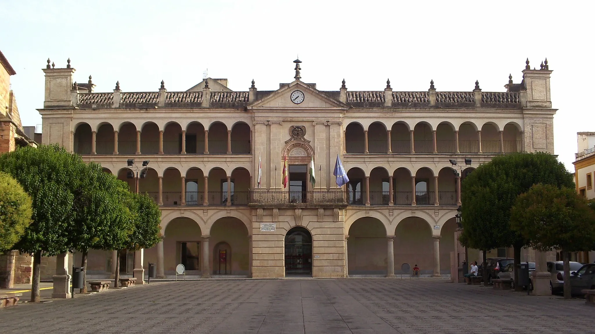 Photo showing: Fachada del Ayuntamiento de Andújar.