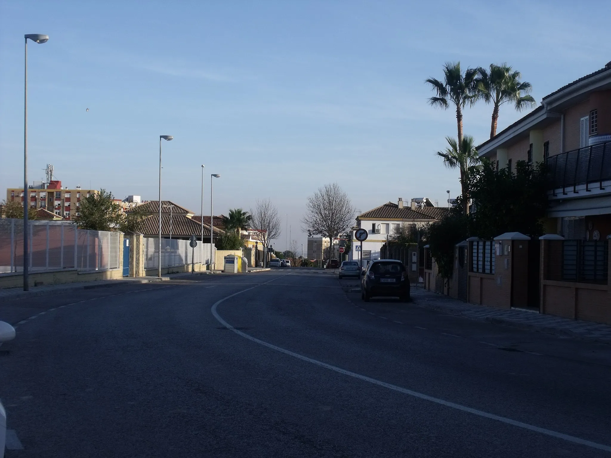 Photo showing: Vista general de una calle de Bormujos