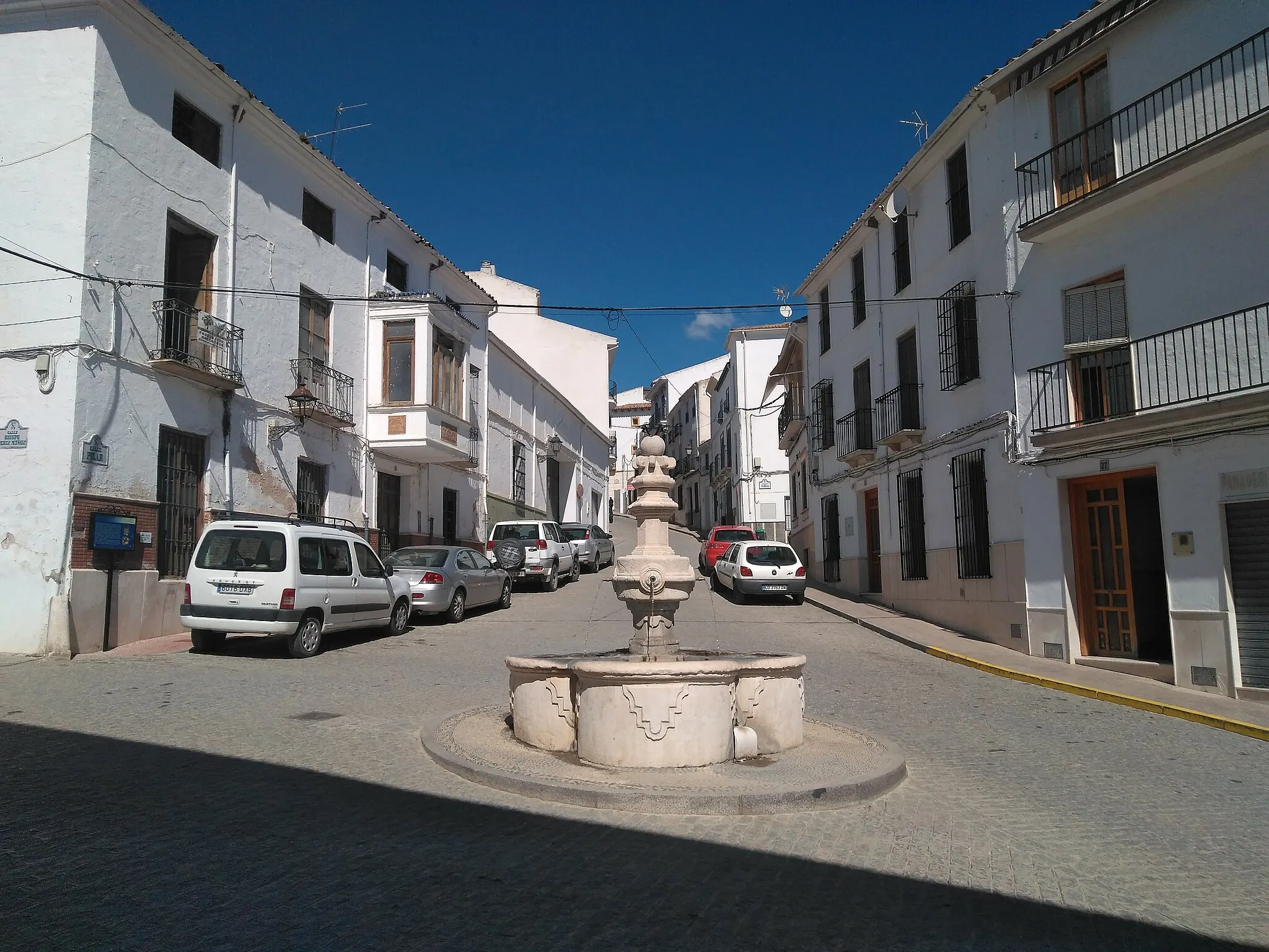 Photo showing: Fuente del Pilar