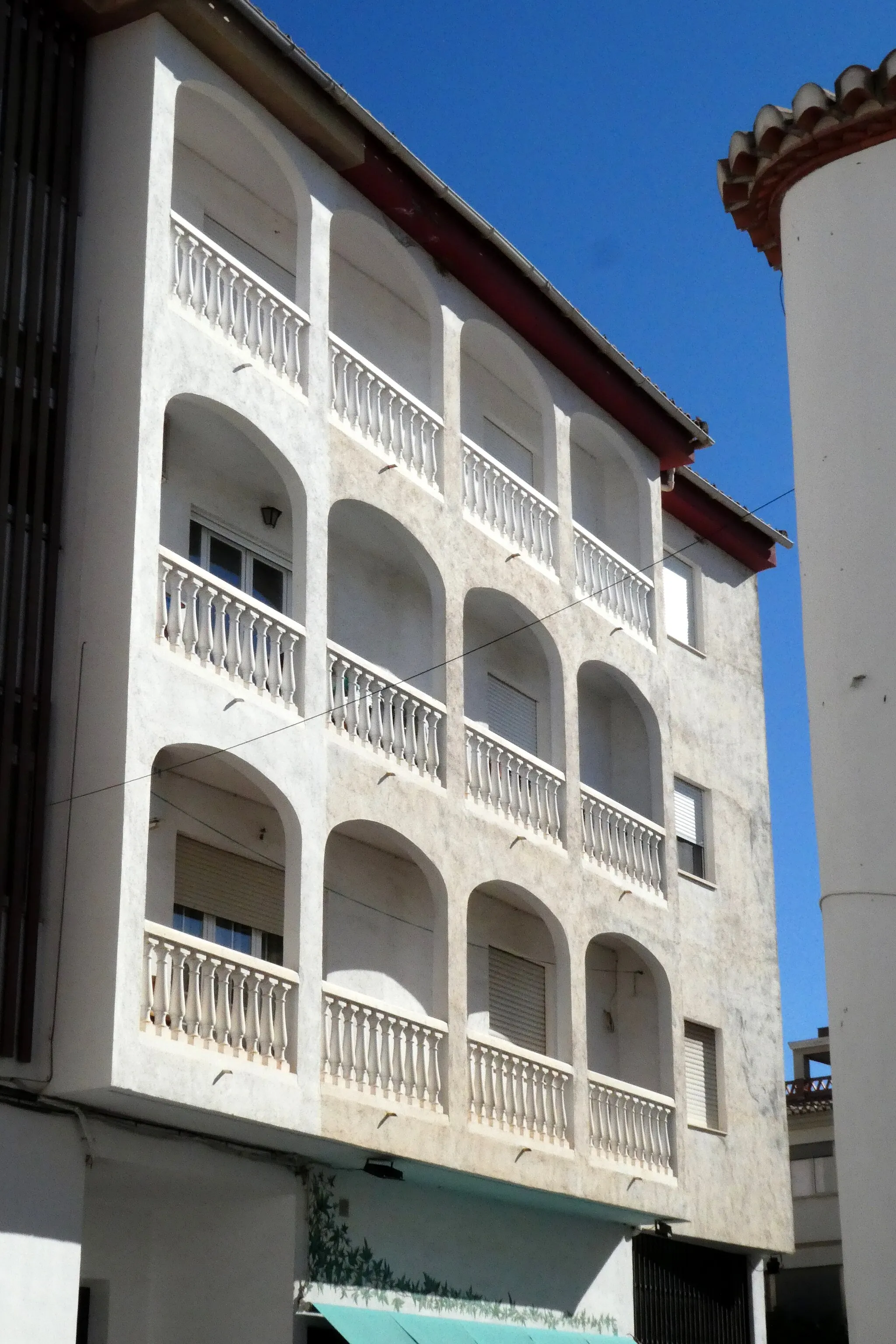 Photo showing: Edifico en Dúrcal (Granada, España).