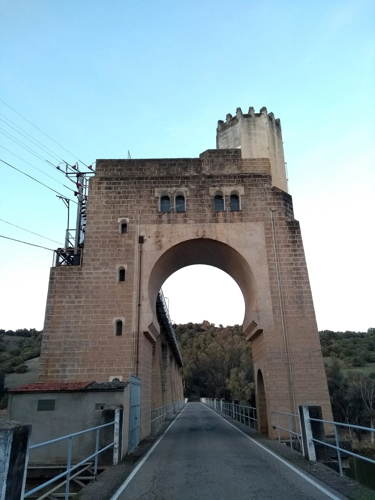 Photo showing: Conjunto de la Presa de El Salto